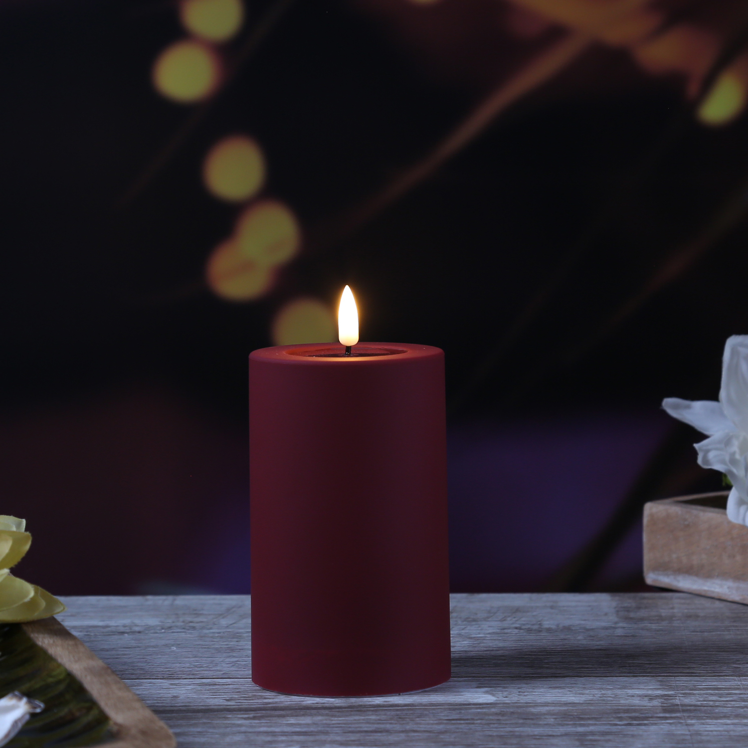 LED Stumpenkerze MIA - Kunststoff - realistische 3D Flamme - H: 12,5cm - Außen - bordeaux/dunkelrot LED Stumpenkerze MIA - Kunststoff - realistische 3D Flamme - H: 12,5cm - Außen - bordeaux/dunkelrot