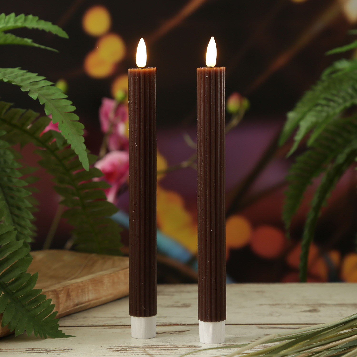 LED Stabkerzen LIV - gerillt - Echtwachs - flackernd - H: 25cm - Timer - braun - 2er Set LED Stabkerzen LIV - gerillt - Echtwachs - flackernd - H: 25cm - Timer - braun - 2er Set