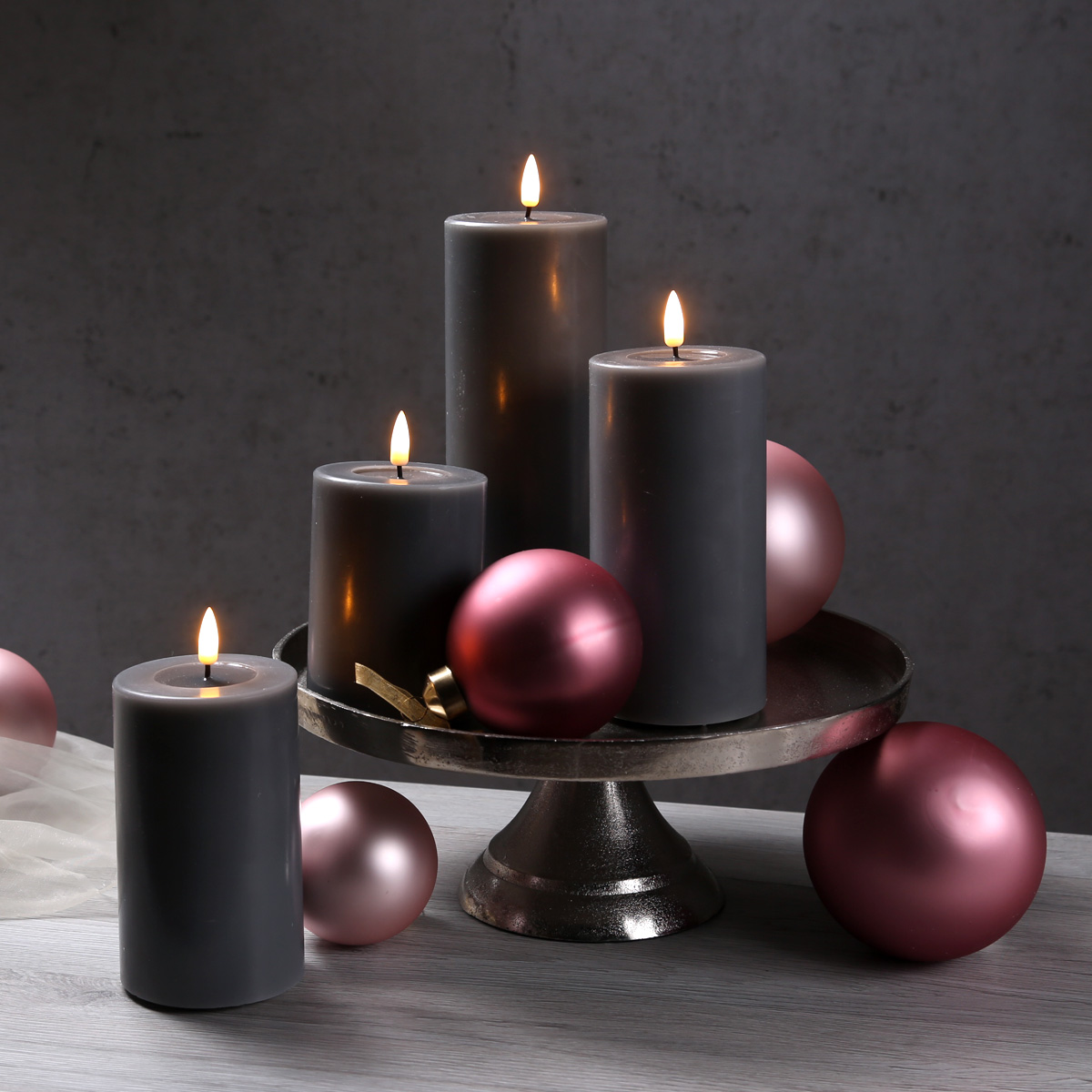 LED Stumpenkerze MIA - Echtwachs - realistische 3D Flamme - H: 12,5cm - Batteriebetrieb - grau LED Stumpenkerze MIA - Echtwachs - realistische 3D Flamme - H: 12,5cm - Batteriebetrieb - grau