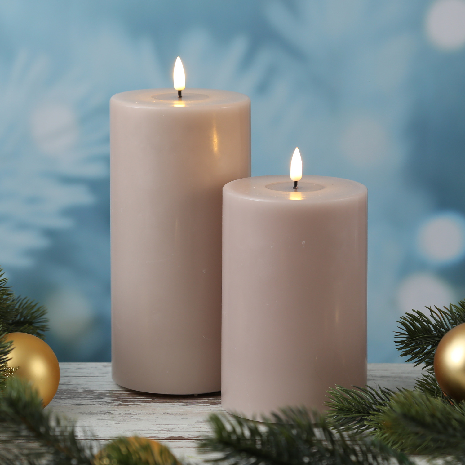 LED Stumpenkerze MIA - Echtwachs - realistische 3D Flamme - H: 15cm - D: 10cm - altrosa LED Stumpenkerze MIA - Echtwachs - realistische 3D Flamme - H: 15cm - D: 10cm - altrosa