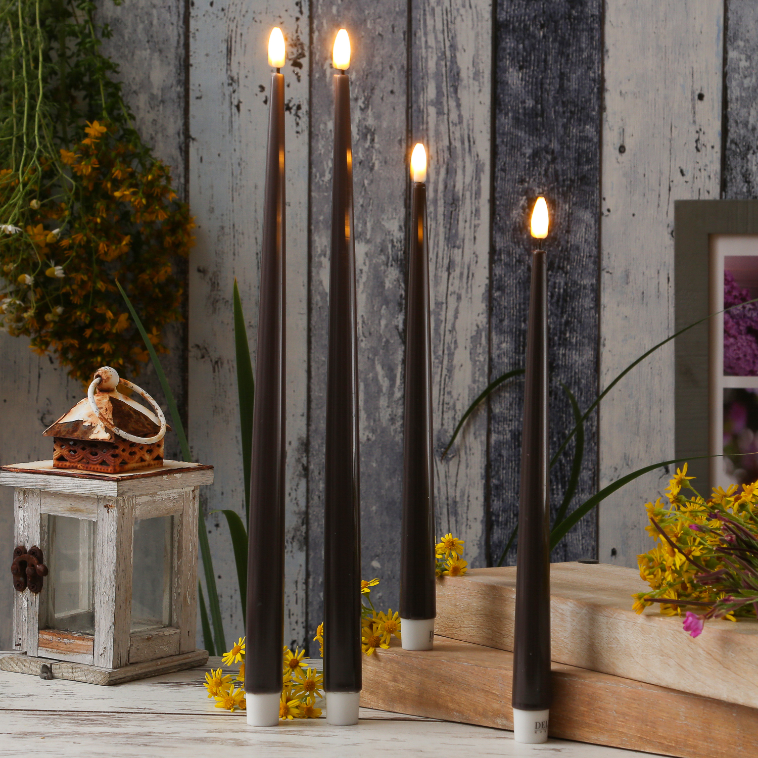 LED Stabkerzen ELLA - Echtwachs - realistische 3D Flamme - H: 28cm - mokka - 2 Stück LED Stabkerzen ELLA - Echtwachs - realistische 3D Flamme - H: 28cm - mokka - 2 Stück