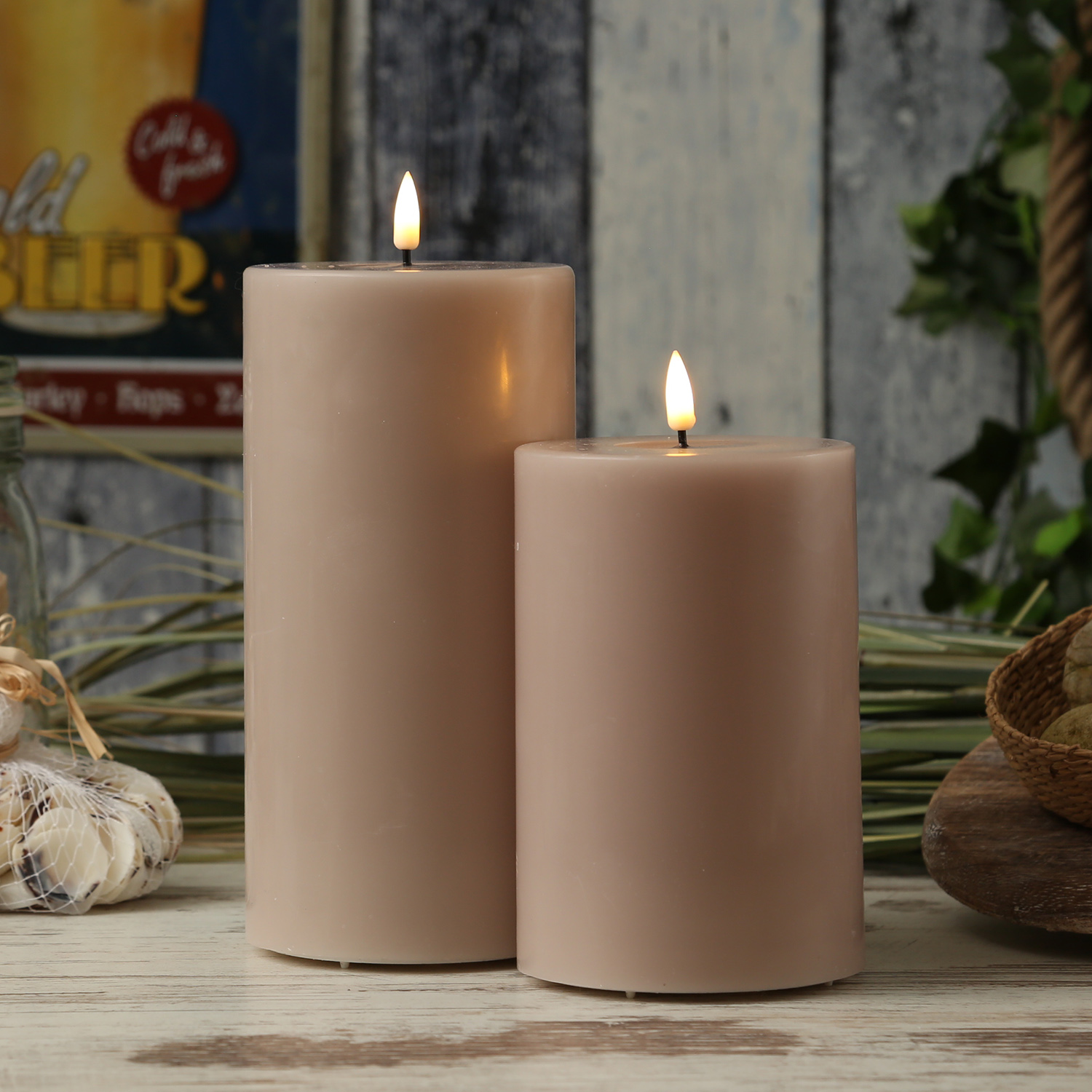 LED Stumpenkerze MIA - Echtwachs - realistische 3D Flamme - H: 15cm - D: 10cm - altrosa LED Stumpenkerze MIA - Echtwachs - realistische 3D Flamme - H: 15cm - D: 10cm - altrosa