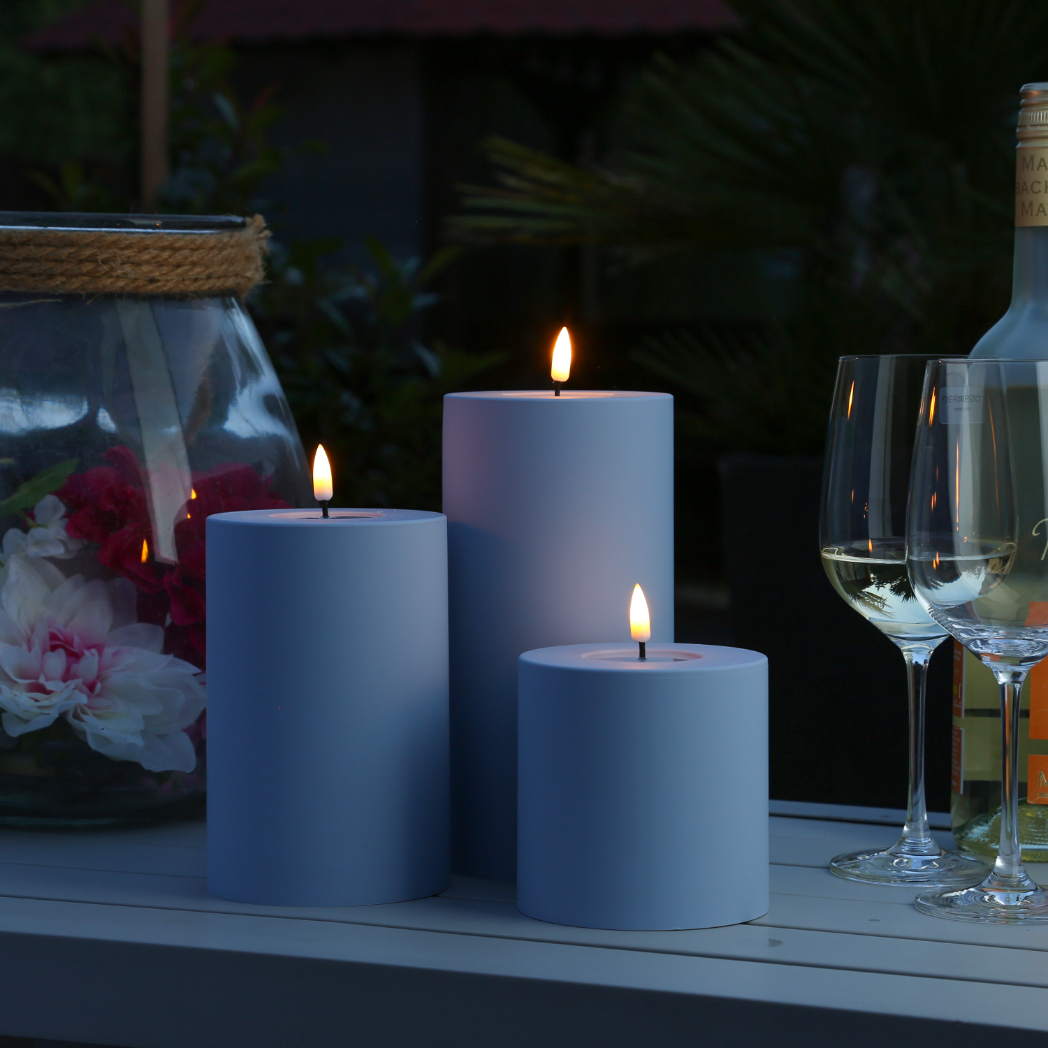 LED Stumpenkerze MIA - Kunststoff - realistische 3D Flamme - H: 20cm - f. Außen - pastellblau