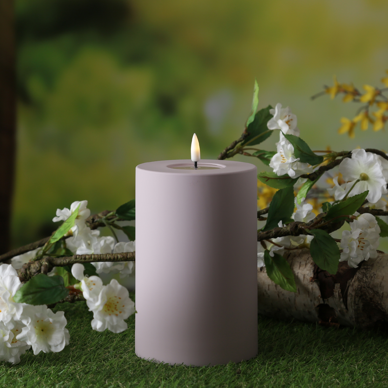 LED Stumpenkerze MIA - Kunststoff - realistische 3D Flamme - H: 15cm - f. Außen - flieder/lila LED Stumpenkerze MIA - Kunststoff - realistische 3D Flamme - H: 15cm - f. Außen - flieder/lila