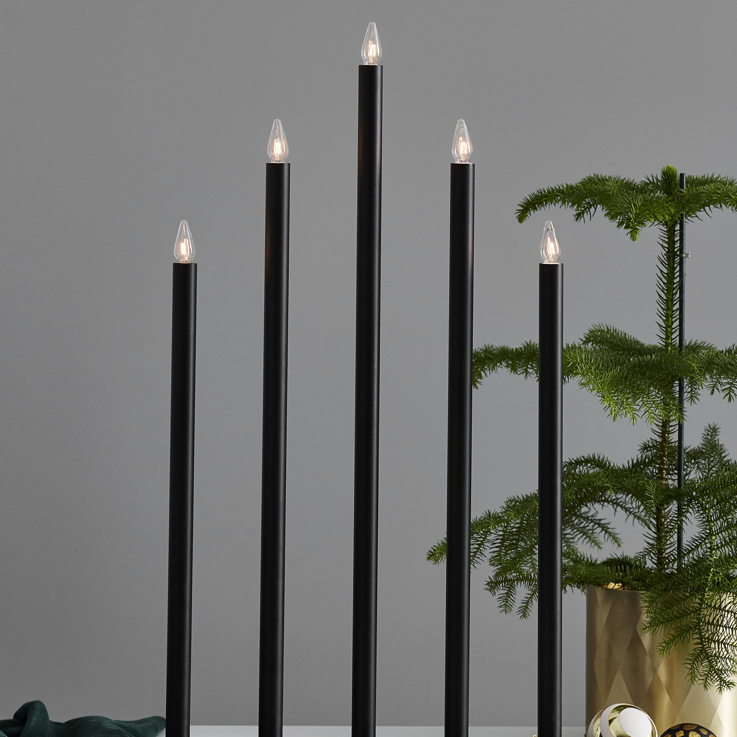 Fensterleuchter "Holy" - 5flammig - warmweiße Glühlampen - H: 64cm - Schalter - Schwarz