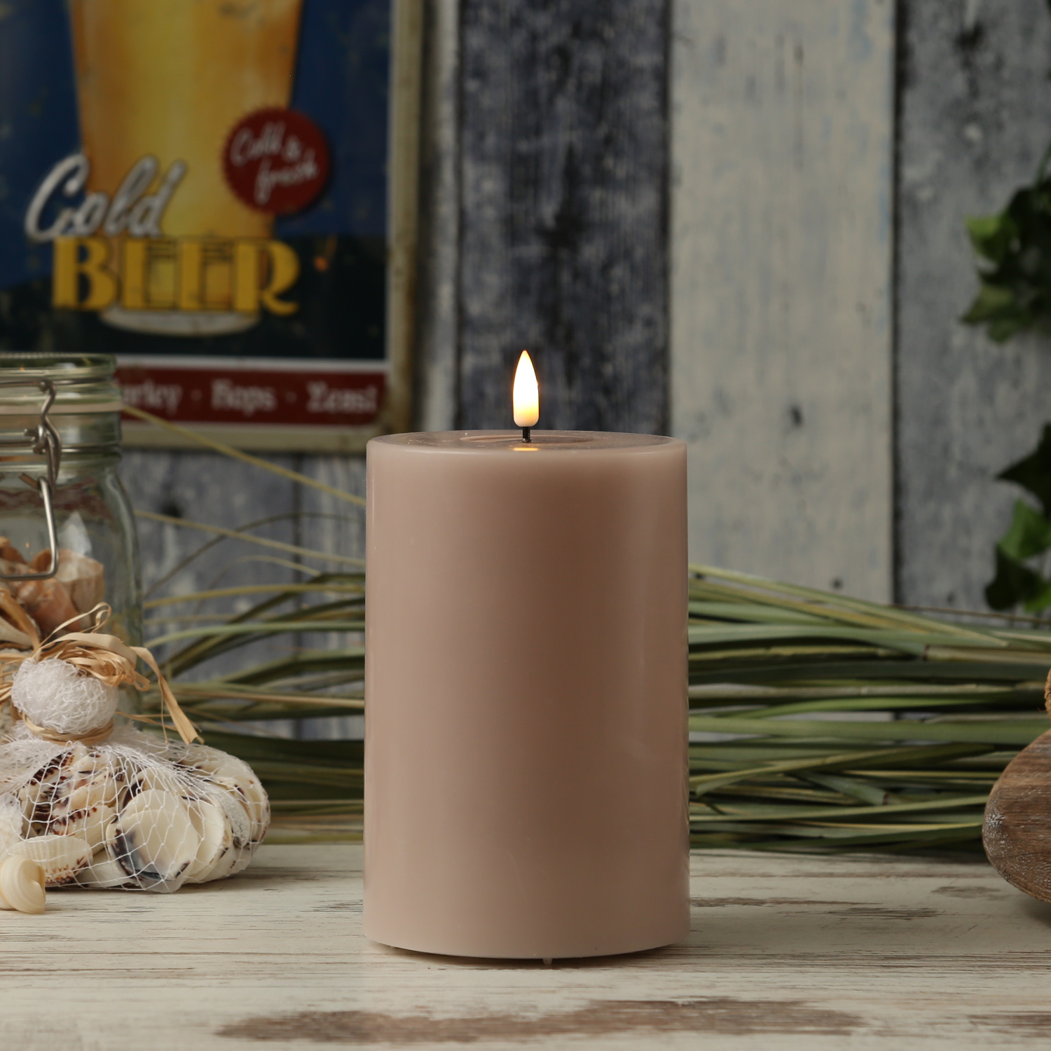 LED Stumpenkerze MIA - Echtwachs - realistische 3D Flamme - H: 15cm - D: 10cm - altrosa LED Stumpenkerze MIA - Echtwachs - realistische 3D Flamme - H: 15cm - D: 10cm - altrosa