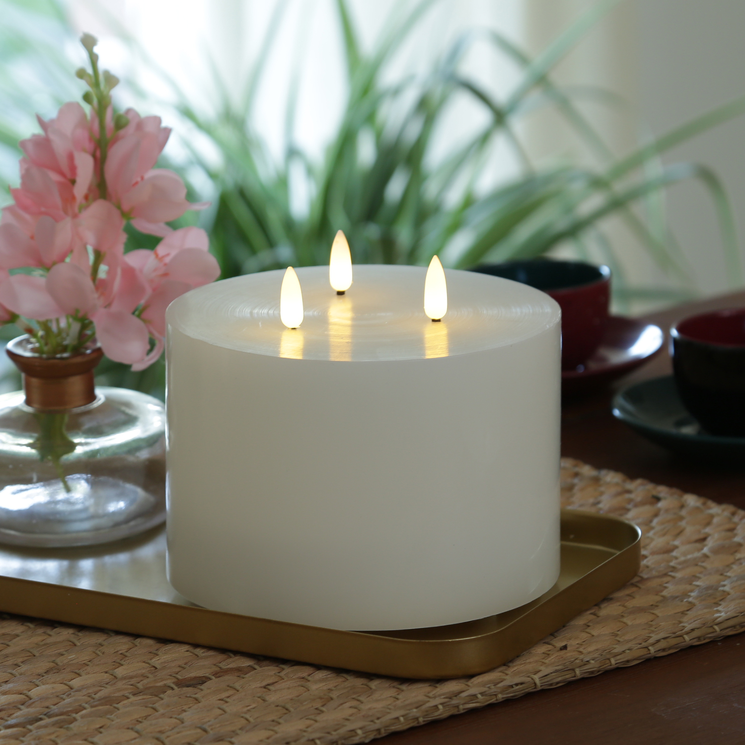 XXL LED Kerze - 3-Docht - Echtwachs - H: 13cm, D: 15cm  - Batteriebetrieb - Timer - weiß XXL LED Kerze - 3-Docht - Echtwachs - H: 13cm, D: 15cm  - Batteriebetrieb - Timer - weiß