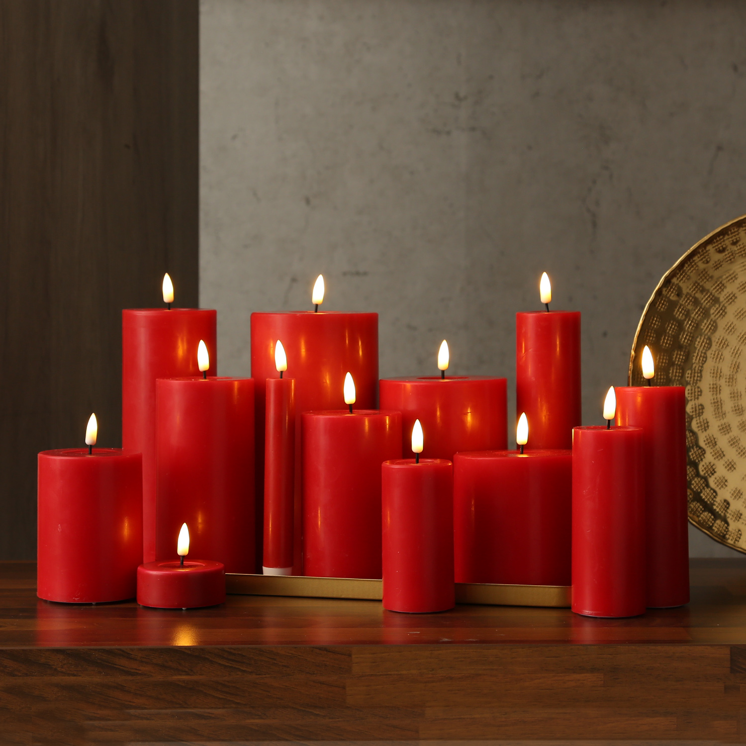 LED Stumpenkerze MIA - Echtwachs - realistische 3D Flamme - H: 10cm - D: 7,5cm - rot