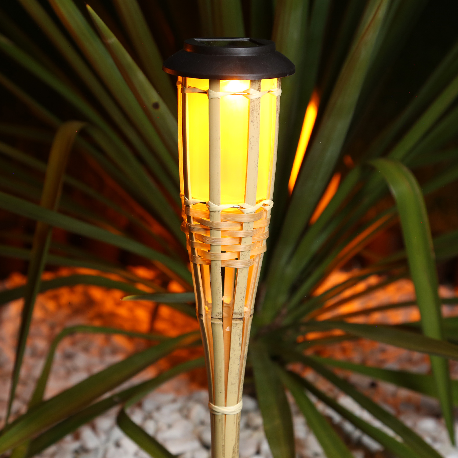 LED Solar Gartenfackel - Bambus - simulierter Flammeneffekt - H: 60cm - Lichtsensor - 4er Set