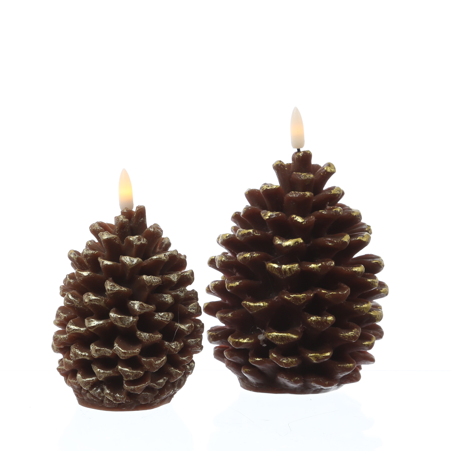 LED Kerze Tannenzapfen - Echtwachs - inkl. Batterien - Timer - H: 13cm - D: 8,5cm - Timer - braun