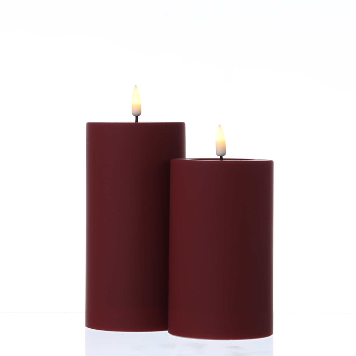 LED Stumpenkerze MIA - Kunststoff - realistische 3D Flamme - H: 12,5cm - Außen - bordeaux/dunkelrot LED Stumpenkerze MIA - Kunststoff - realistische 3D Flamme - H: 12,5cm - Außen - bordeaux/dunkelrot