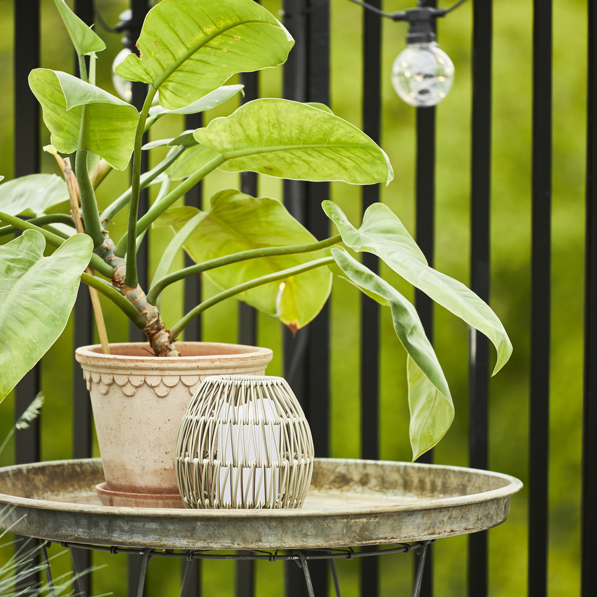 LED Stumpenkerze "Flamme" - Kunststoff - warmweiße 3D Flamme - H: 15cm - Timer - outdoor - weiß LED Stumpenkerze "Flamme" - Kunststoff - warmweiße 3D Flamme - H: 15cm - Timer - outdoor - weiß