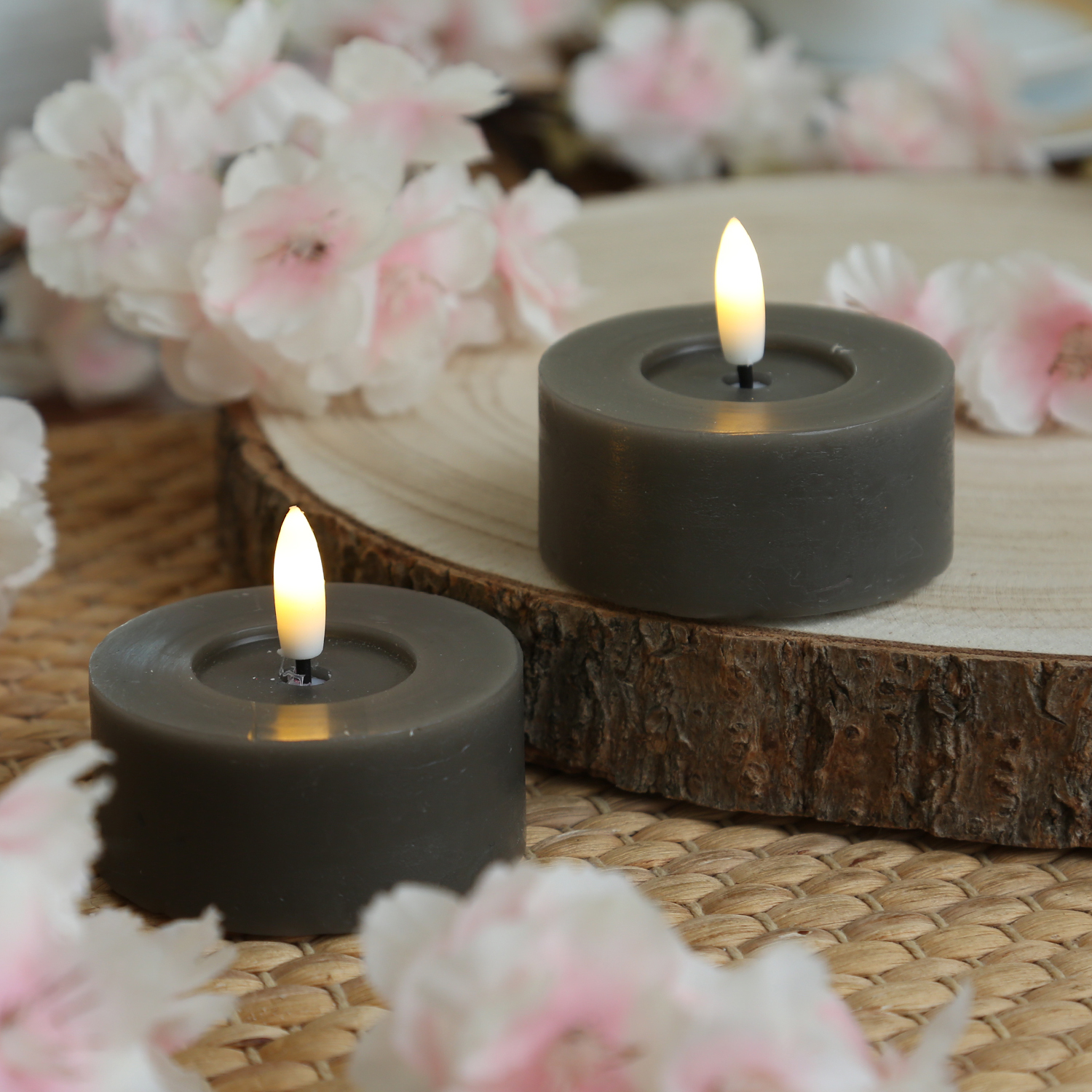 LED Maxi Teelichter LINA - Rustik-Optik - Echtwachs - Timer - D: 7cm - H: 6cm - grau - 2 Stück