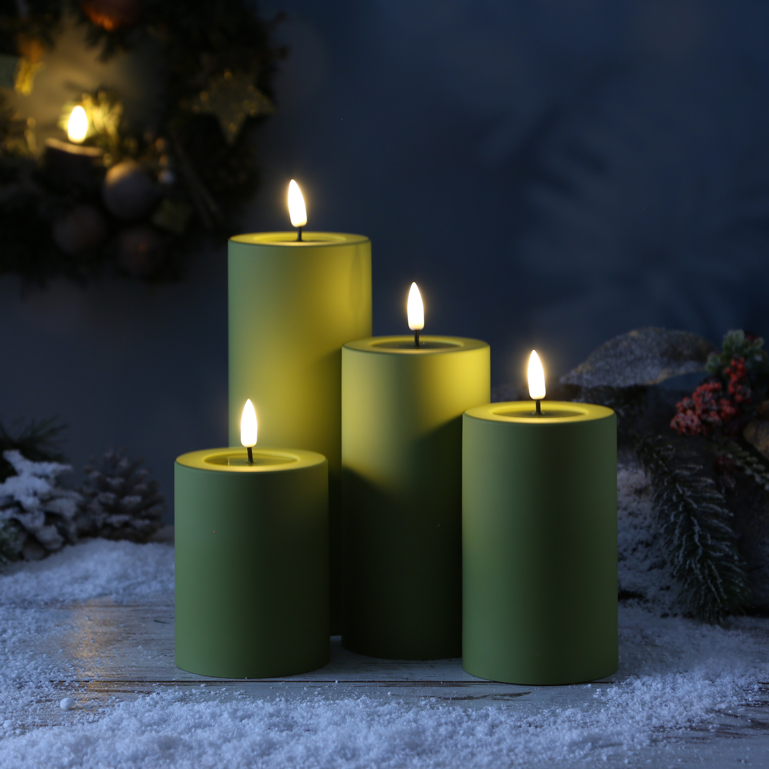 LED Stumpenkerze MIA - Kunststoff - realistische 3D Flamme - H: 15cm - outdoor - grün LED Stumpenkerze MIA - Kunststoff - realistische 3D Flamme - H: 15cm - outdoor - grün