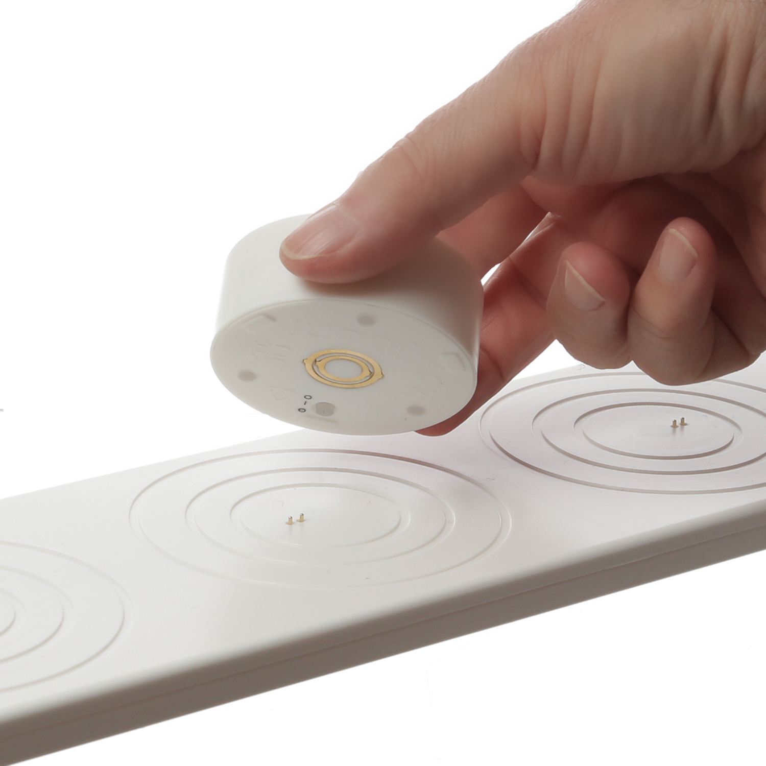 LED Maxi Teelichter - 2 wiederaufladbare LED Teelichter - D: 6cm - Timer - weiß - für Außen