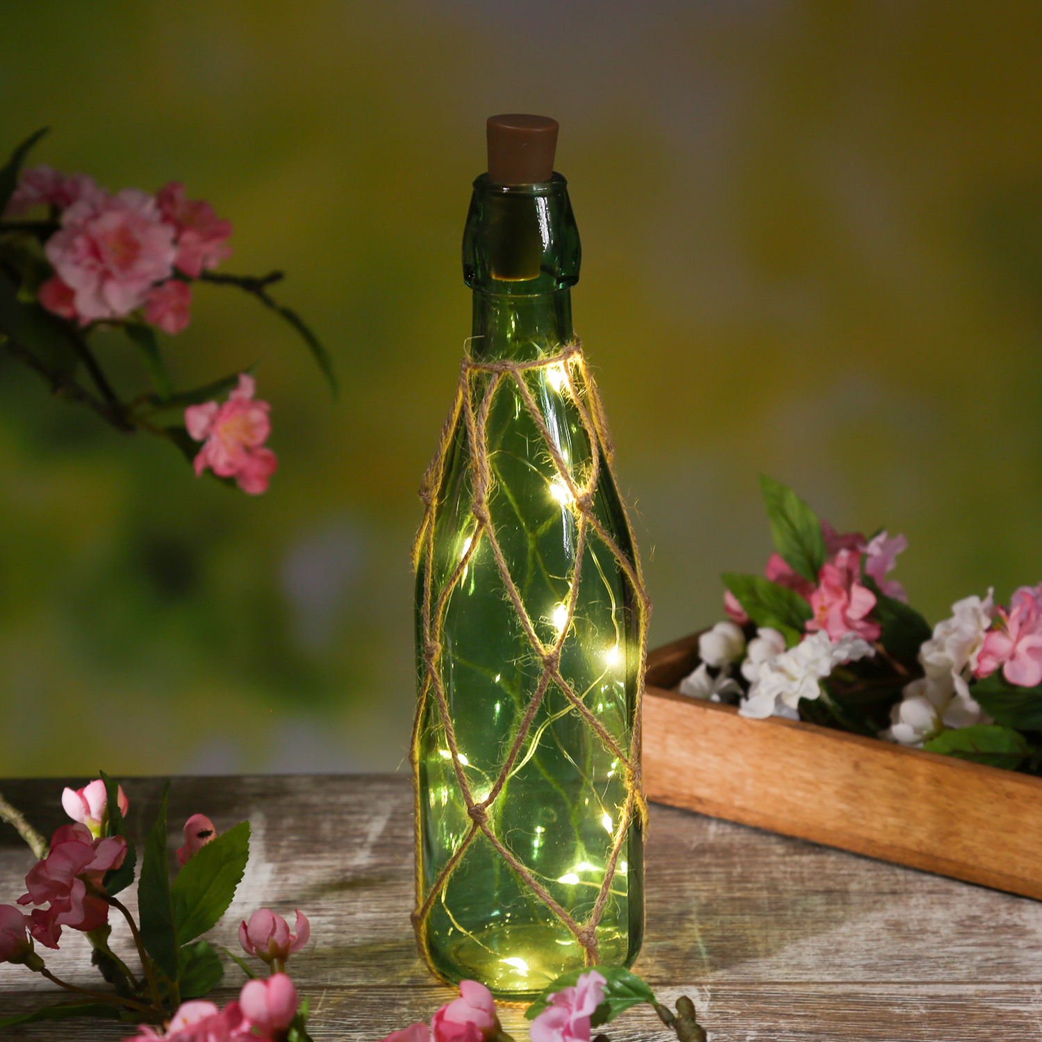 LED Dekoflasche mit Juteseil und LED Drahtlichterkette - Leuchtflasche - H: 28cm - dunkelgrün LED Dekoflasche mit Juteseil und LED Drahtlichterkette - Leuchtflasche - H: 28cm - dunkelgrün