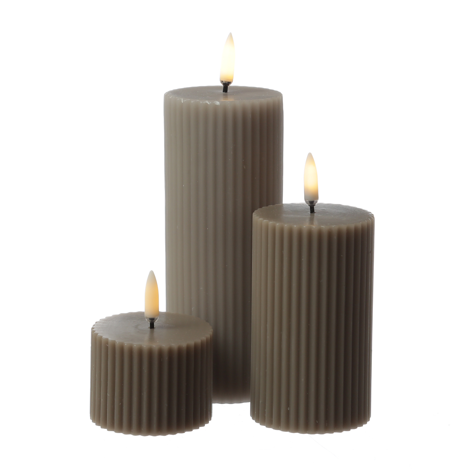 LED Kerze THEA - mit Rillen - Echtwachs - 3D Flamme - D: 5,8cm - H: 10,1cm - Timer - sand/taupe