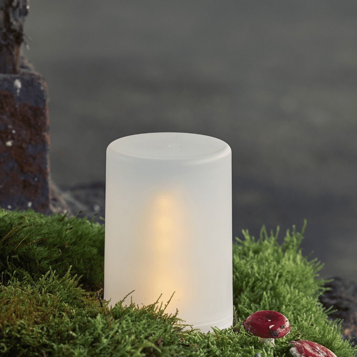 LED Windlicht "Flame" - simuliert brennende Flamme - H: 14,5cm, D: 9cm - Timer - gefrostet - outdoor