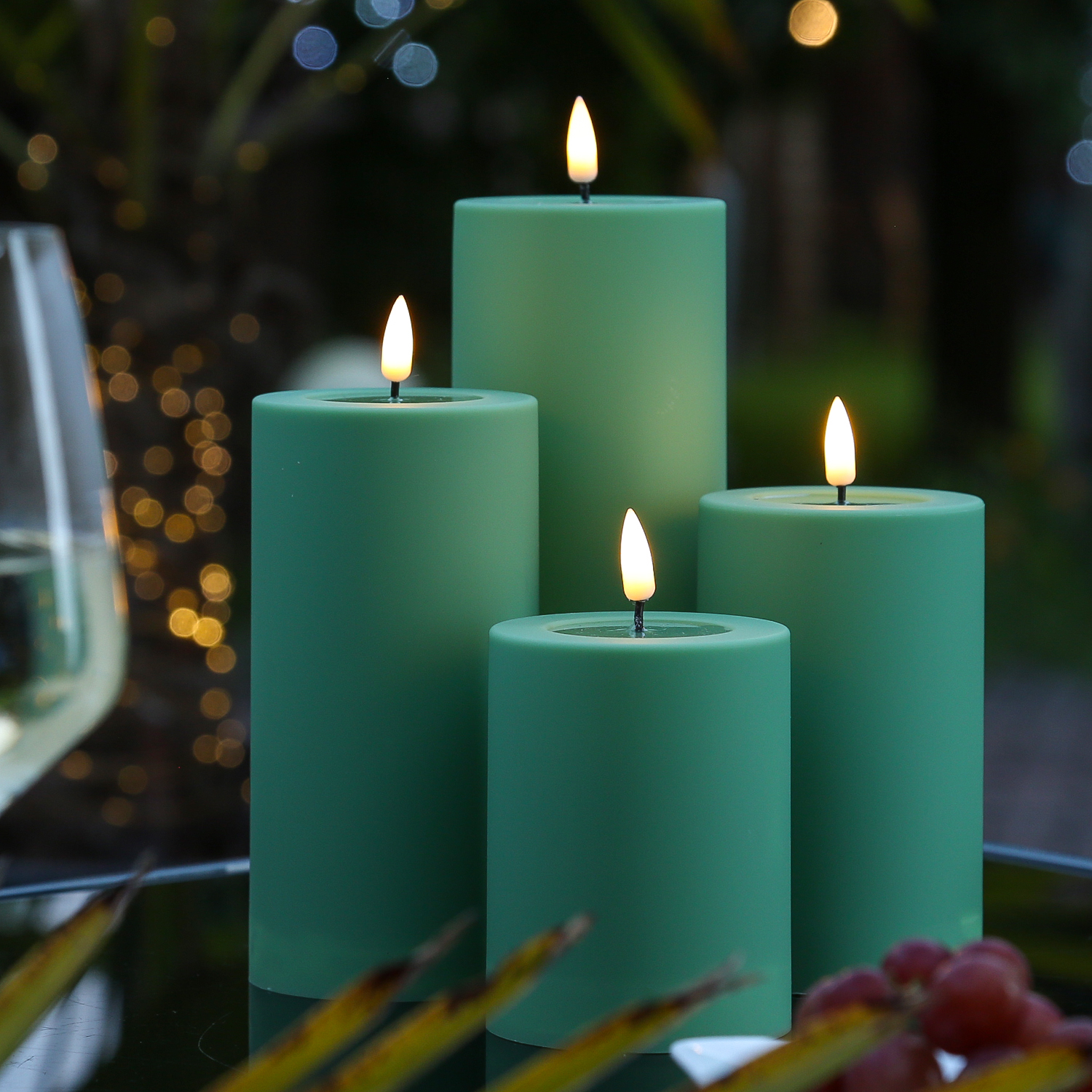LED Stumpenkerze MIA - Kunststoff - realistische 3D Flamme - H: 15cm - outdoor - grün