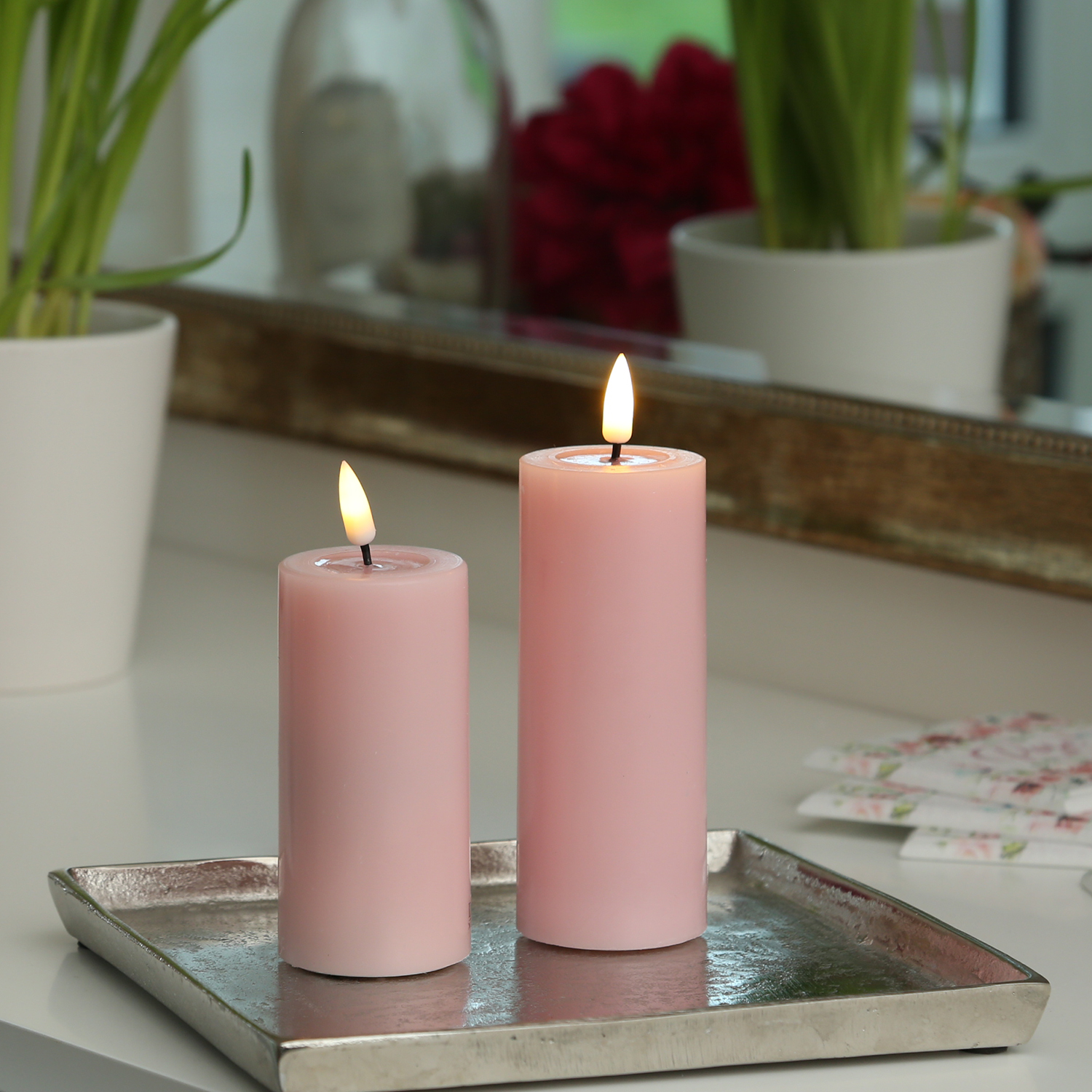 LED Stumpenkerze MIA - Echtwachs - realistische 3D Flamme -  H: 12,5cm D: 5cm - Batterie - rosa LED Stumpenkerze MIA - Echtwachs - realistische 3D Flamme -  H: 12,5cm D: 5cm - Batterie - rosa