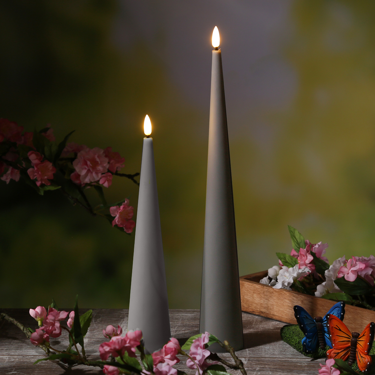 LED Kegelkerze - Kunststoff - realistische 3D Flamme - H: 35cm - Timer - für Außen - grau LED Kegelkerze - Kunststoff - realistische 3D Flamme - H: 35cm - Timer - für Außen - grau