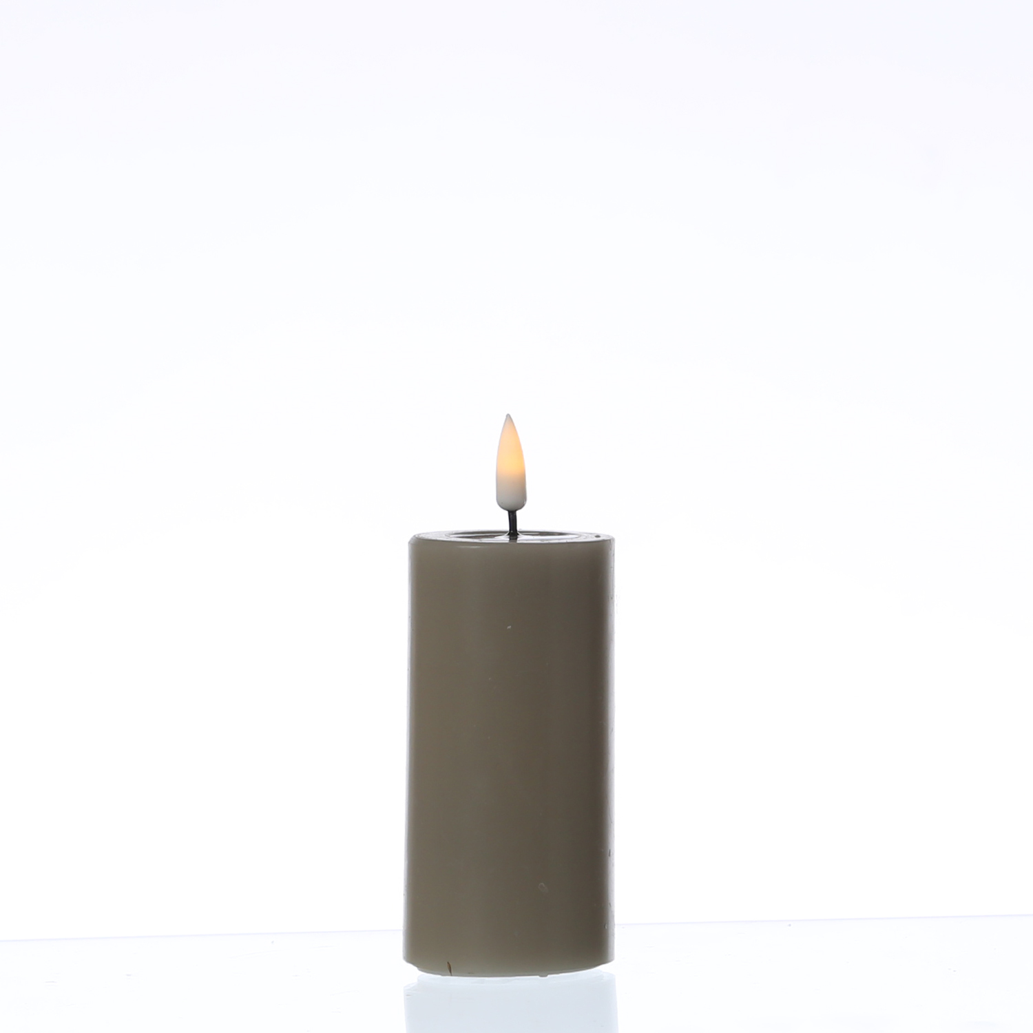 LED Stumpenkerze MIA - Echtwachs - realistische 3D Flamme - H: 10cm - D: 5cm - sand/taupe