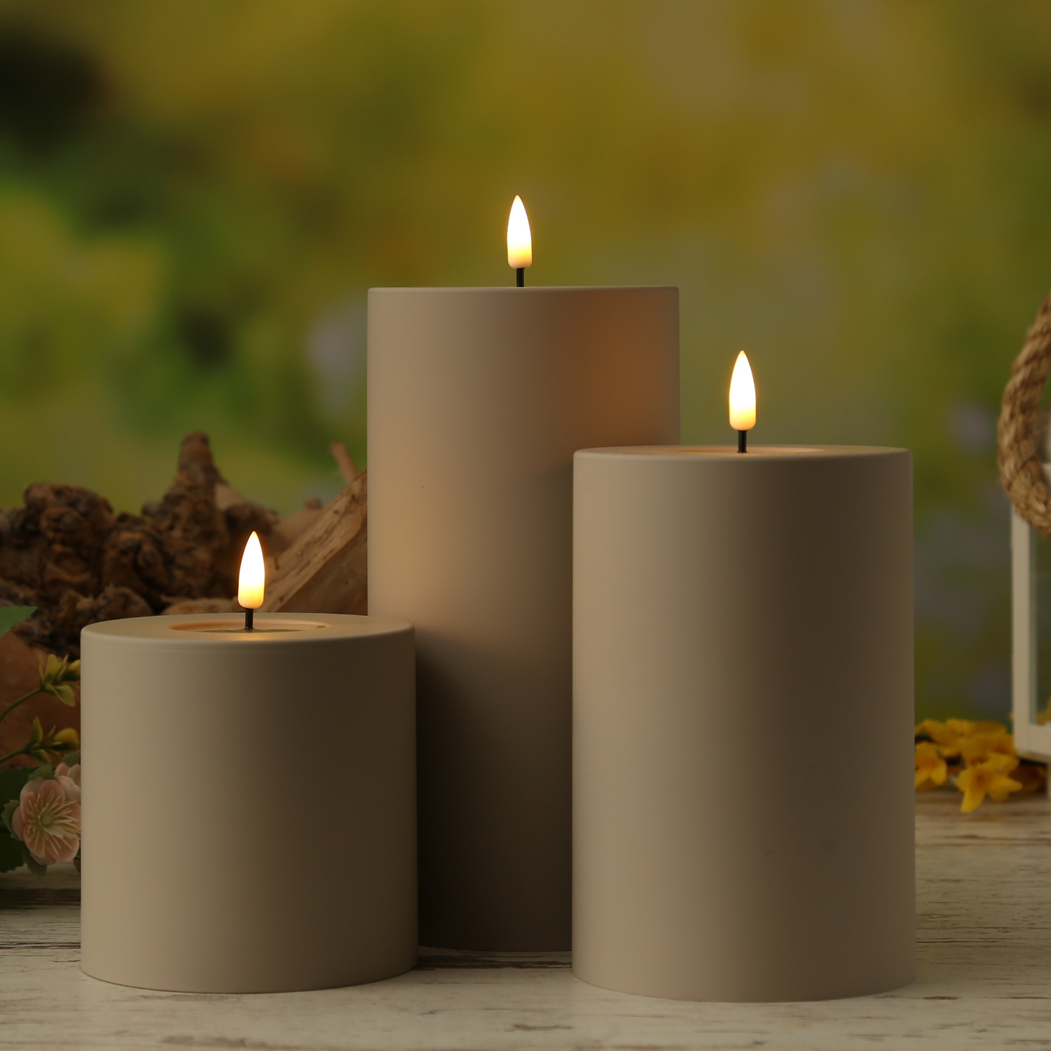 LED Stumpenkerze MIA - Kunststoff - realistische 3D Flamme - H: 20cm - D: 10cm - für Außen - sand LED Stumpenkerze MIA - Kunststoff - realistische 3D Flamme - H: 20cm - D: 10cm - für Außen - sand