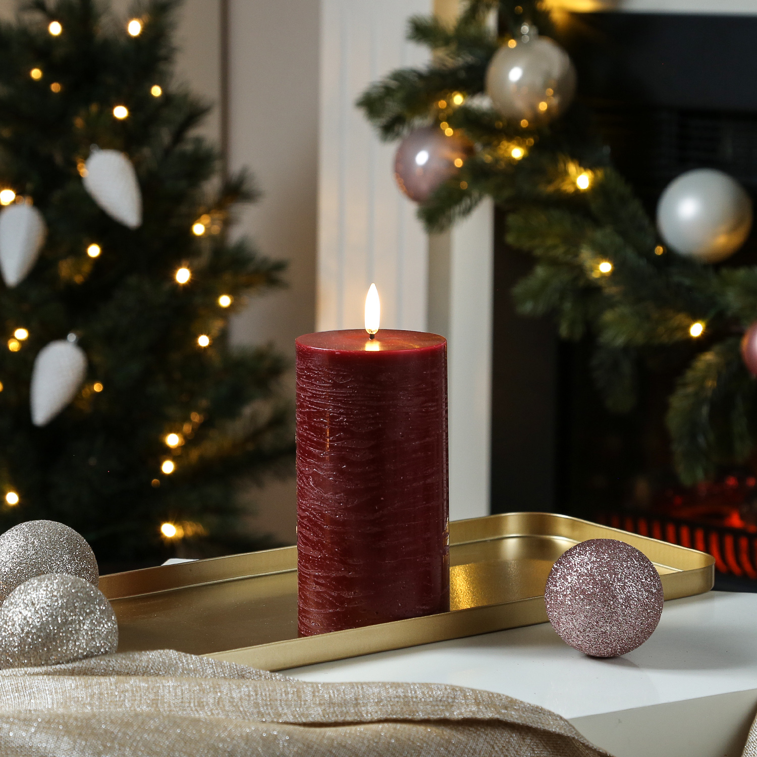 LED Kerze PIA - Rustik-Optik - Echtwachs - H: 15cm - D: 7,8cm - Timer - bis zu 1000 Std. - dunkelrot LED Kerze PIA - Rustik-Optik - Echtwachs - H: 15cm - D: 7,8cm - Timer - bis zu 1000 Std. - dunkelrot