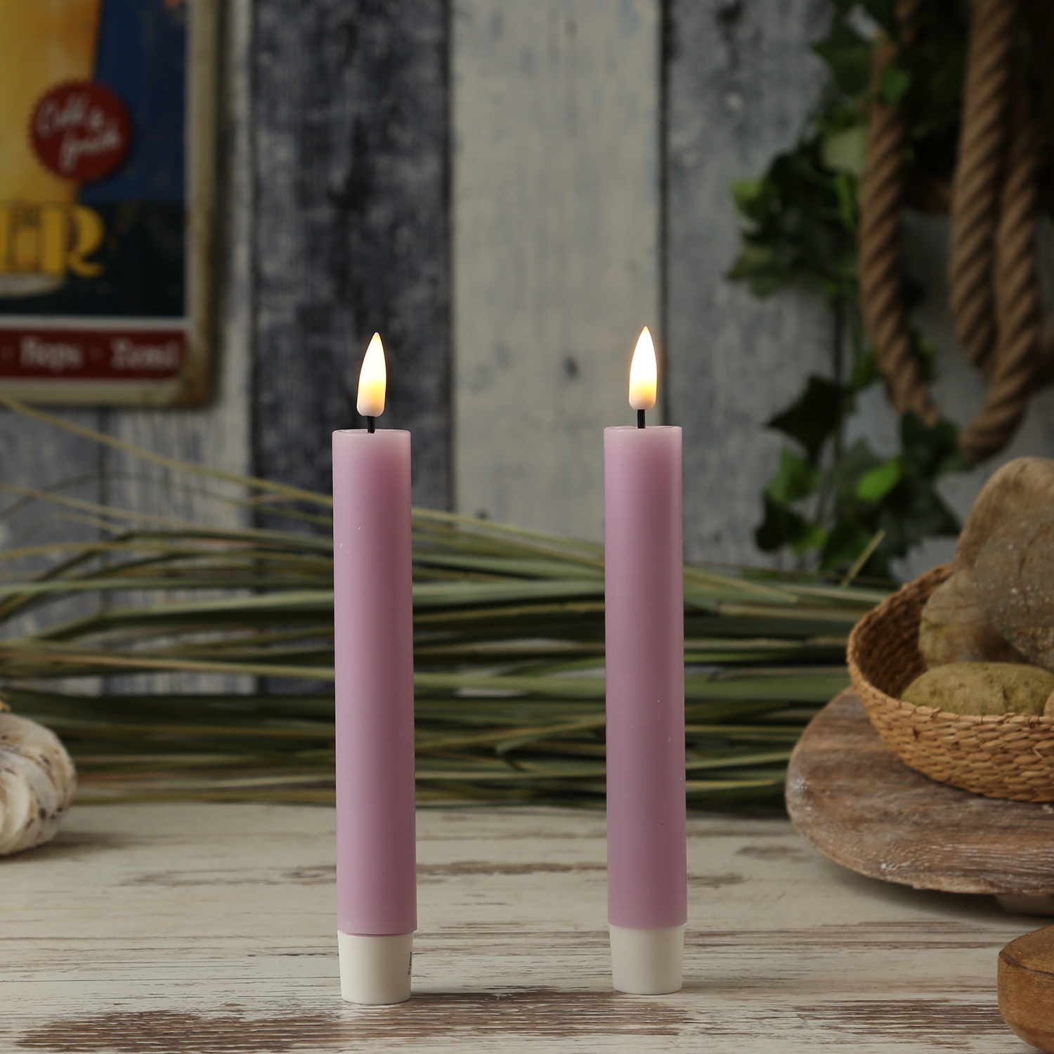 LED Stabkerzen MIA - Echtwachs - realistische 3D Flamme - H: 15cm - lavendel - 2 Stk LED Stabkerzen MIA - Echtwachs - realistische 3D Flamme - H: 15cm - lavendel - 2 Stk
