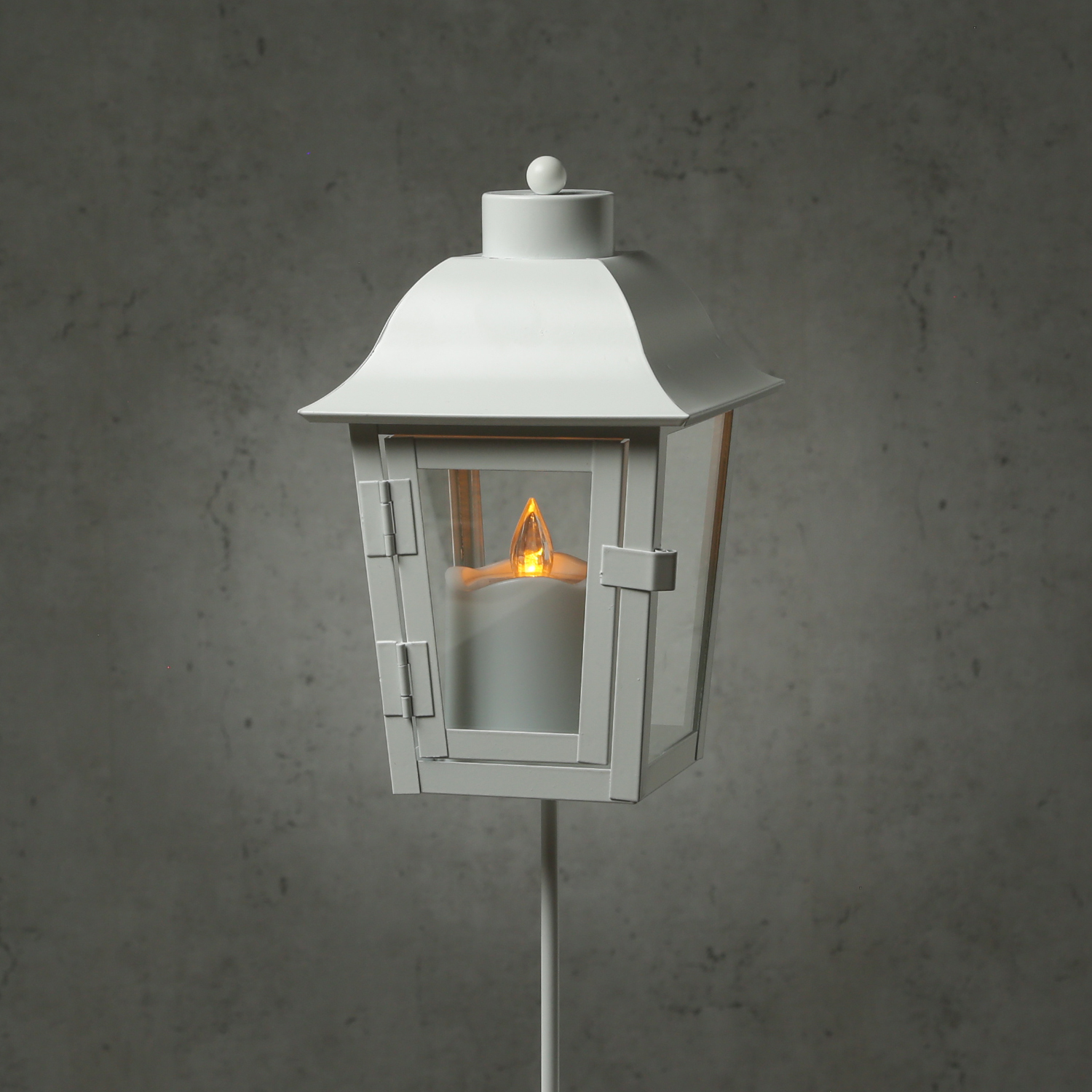 Grablaterne mit weißer LED Kerze - Grablampe mit 2 wechselbaren Spitzen/Erdspieß - H: 51cm - weiß