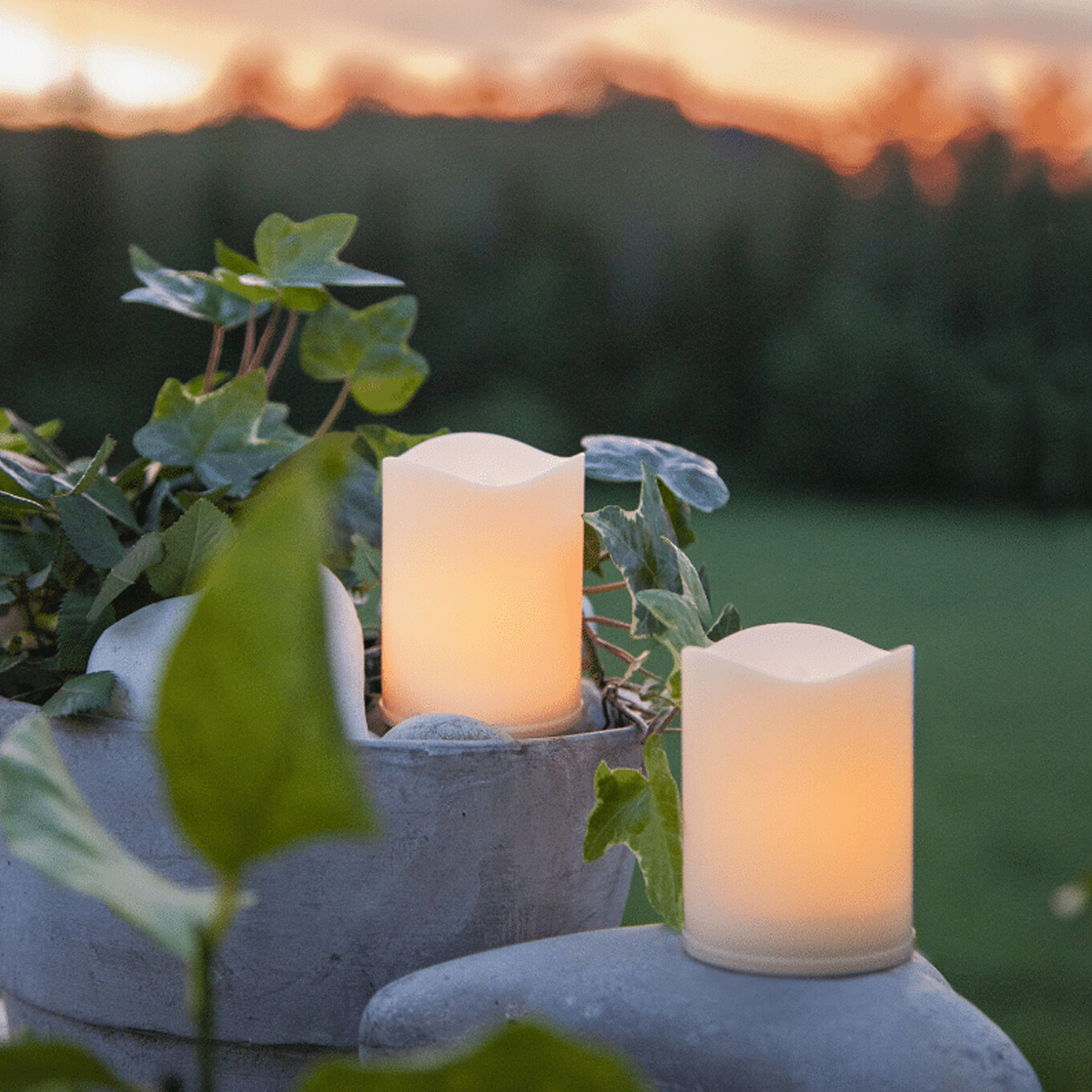 LED Stumpenkerze "Flame" - simuliert brennende Flamme - H: 7cm, D: 5cm - Batteriebetrieb - Timer LED Stumpenkerze "Flame" - simuliert brennende Flamme - H: 7cm, D: 5cm - Batteriebetrieb - Timer