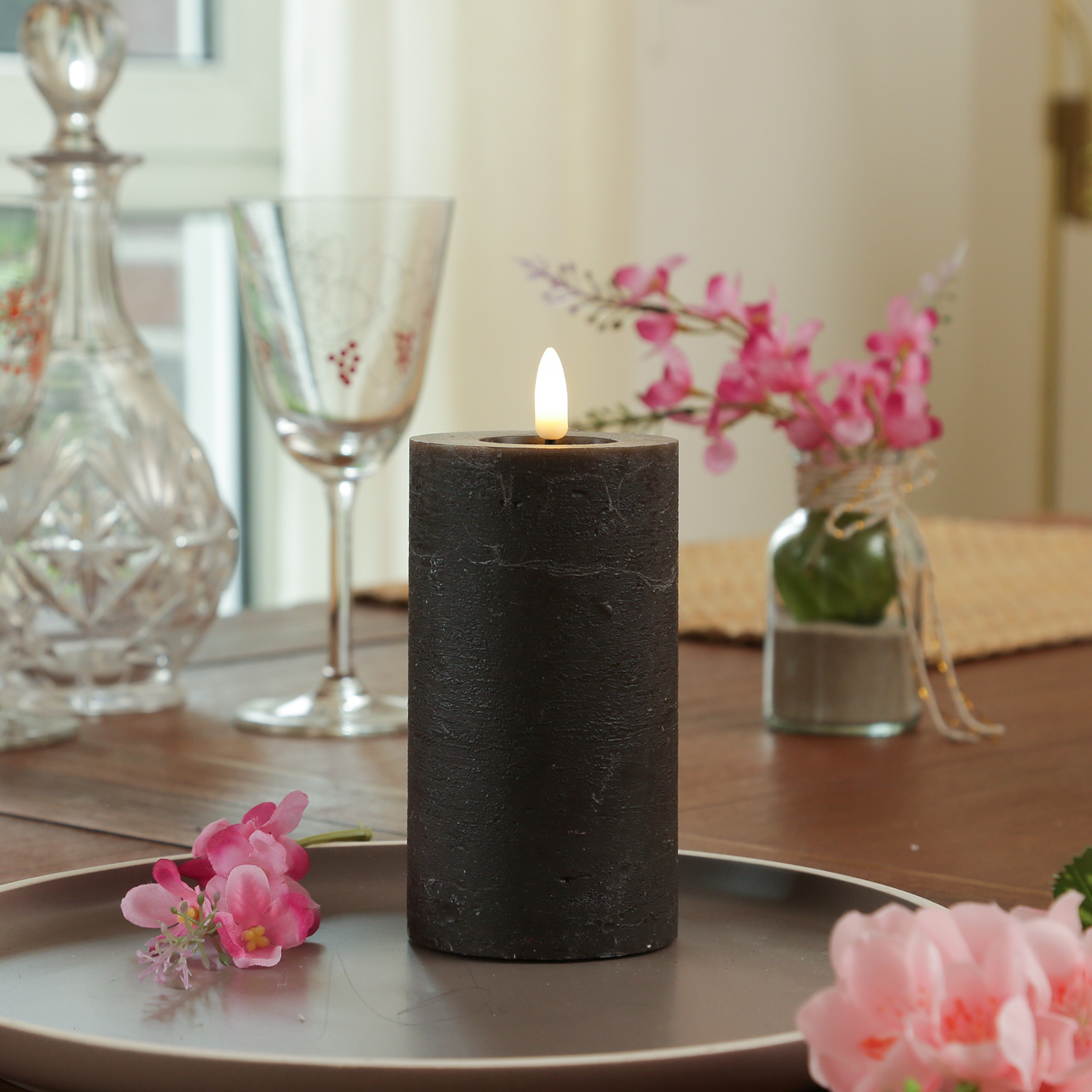 LED Kerze LINA - Rustik-Optik - Echtwachs - 3D Flamme - H: 15cm - D: 7cm - Batterie - Timer - braun LED Kerze LINA - Rustik-Optik - Echtwachs - 3D Flamme - H: 15cm - D: 7cm - Batterie - Timer - braun