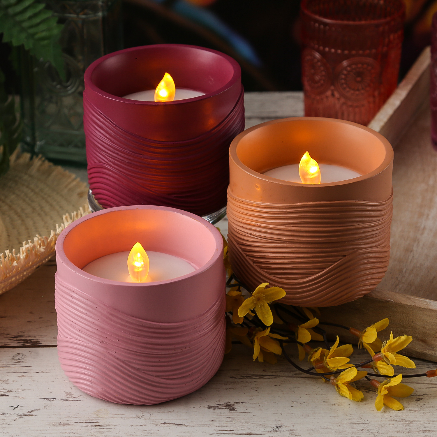 LED Solar Windlicht - Wellenmuster - flackernd - Lichtsensor - H: 8cm - für Außen - beerenrot LED Solar Windlicht - Wellenmuster - flackernd - Lichtsensor - H: 8cm - für Außen - beerenrot