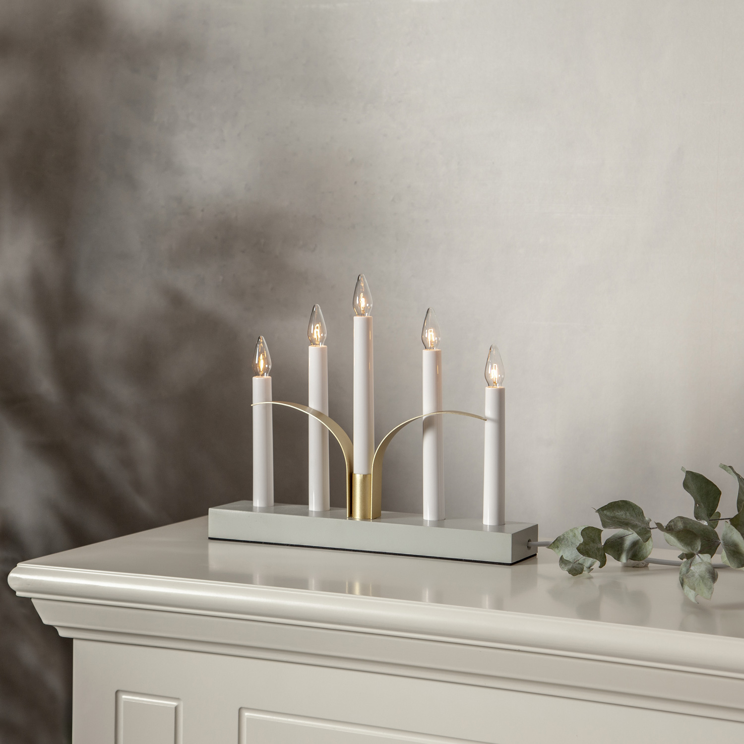 Fensterleuchter LILJA - Stimmungsleuchter mit Verzierung - H: 25cm - warmweiße E10 Glühlampen - grau Fensterleuchter LILJA - Stimmungsleuchter mit Verzierung - H: 25cm - warmweiße E10 Glühlampen - grau