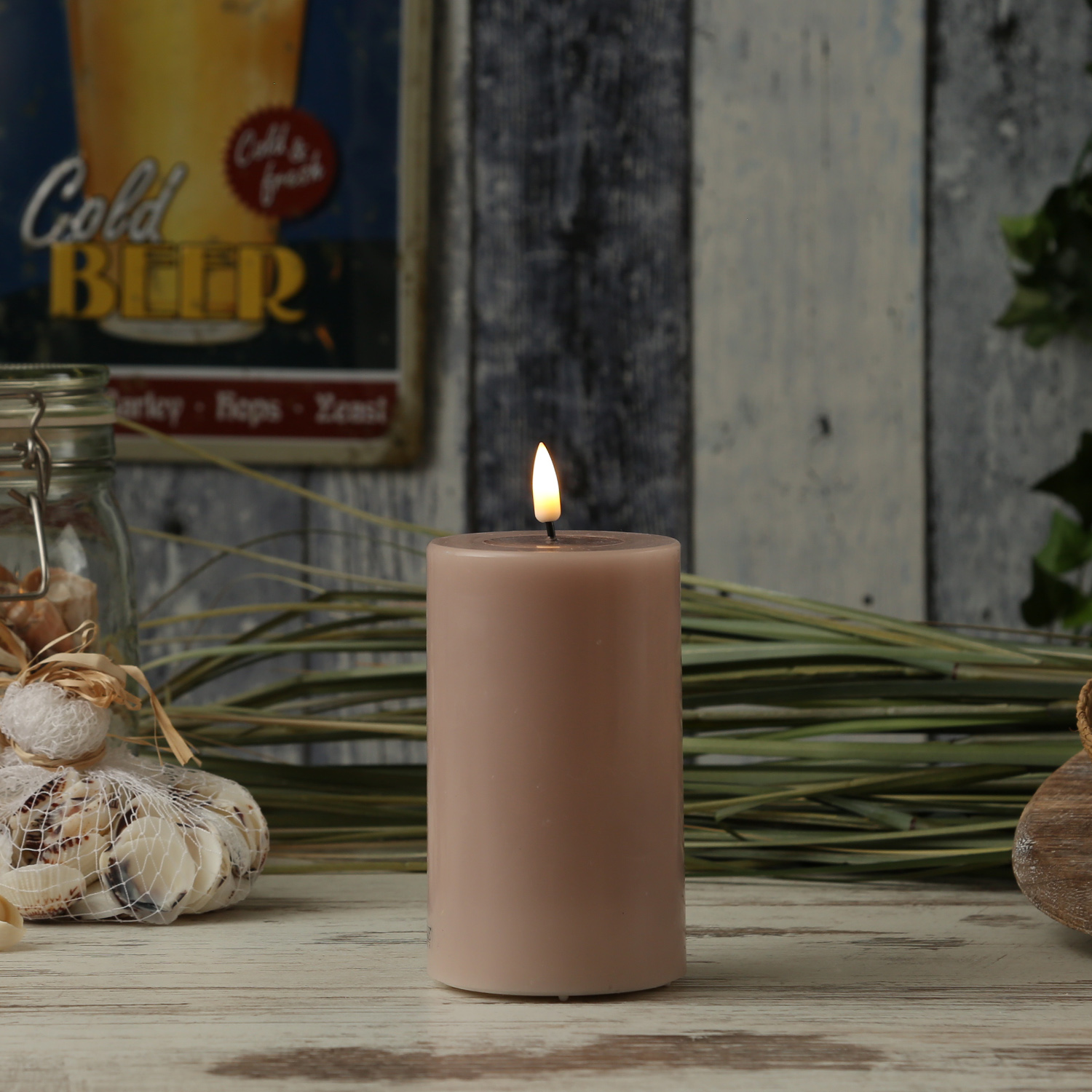 LED Stumpenkerze MIA - Echtwachs - realistische 3D Flamme - H: 12,5cm - D: 7,5cm - altrosa LED Stumpenkerze MIA - Echtwachs - realistische 3D Flamme - H: 12,5cm - D: 7,5cm - altrosa