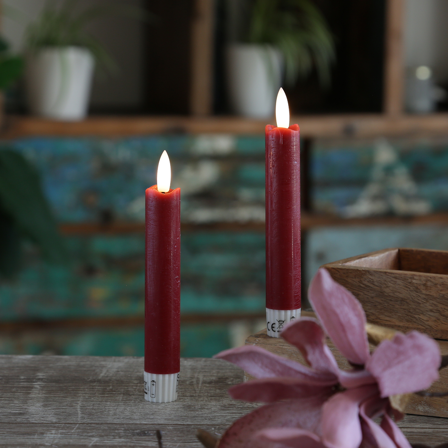 LED Stabkerzen LINA - Rustik-Optik - Echtwachs - flackernd  - H: 15cm - Timer - rot - 2er Set LED Stabkerzen LINA - Rustik-Optik - Echtwachs - flackernd  - H: 15cm - Timer - rot - 2er Set