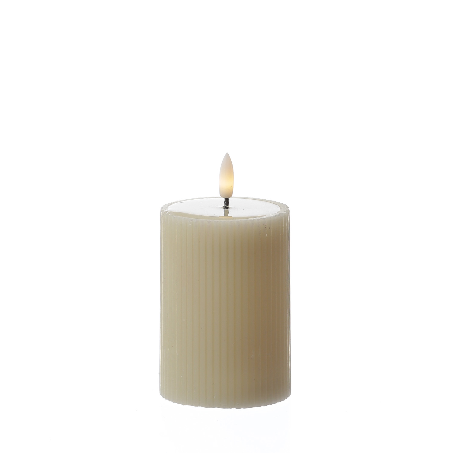 LED Kerze LIV - gerillt - Echtwachs - warmweiße 3D Flamme - H: 13cm - D: 7cm - Timer - creme
