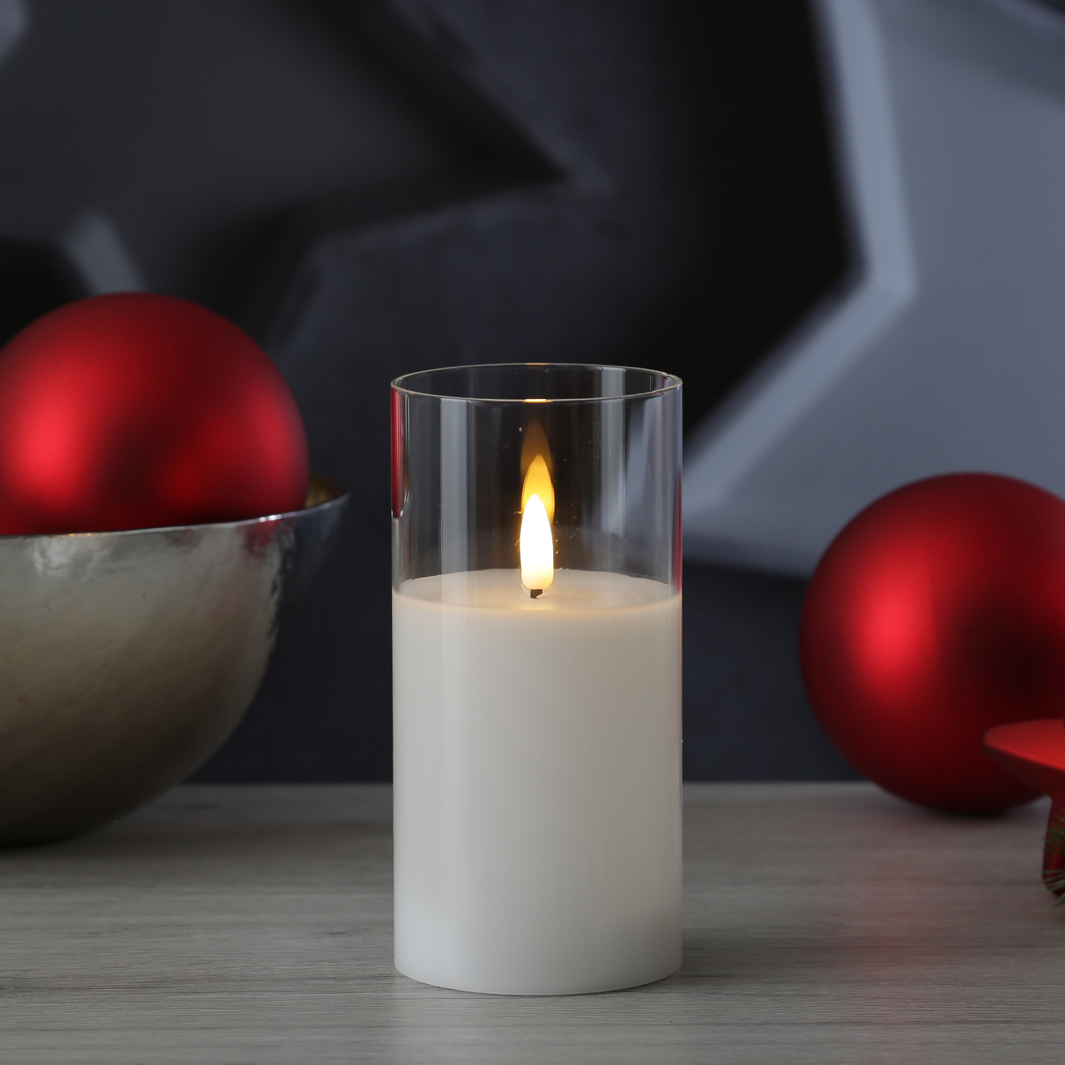 LED Kerze im Glas - Windlicht - Echtwachs - flackernde 3D Flamme - Timer - H: 15cm - D: 7,5cm LED Kerze im Glas - Windlicht - Echtwachs - flackernde 3D Flamme - Timer - H: 15cm - D: 7,5cm