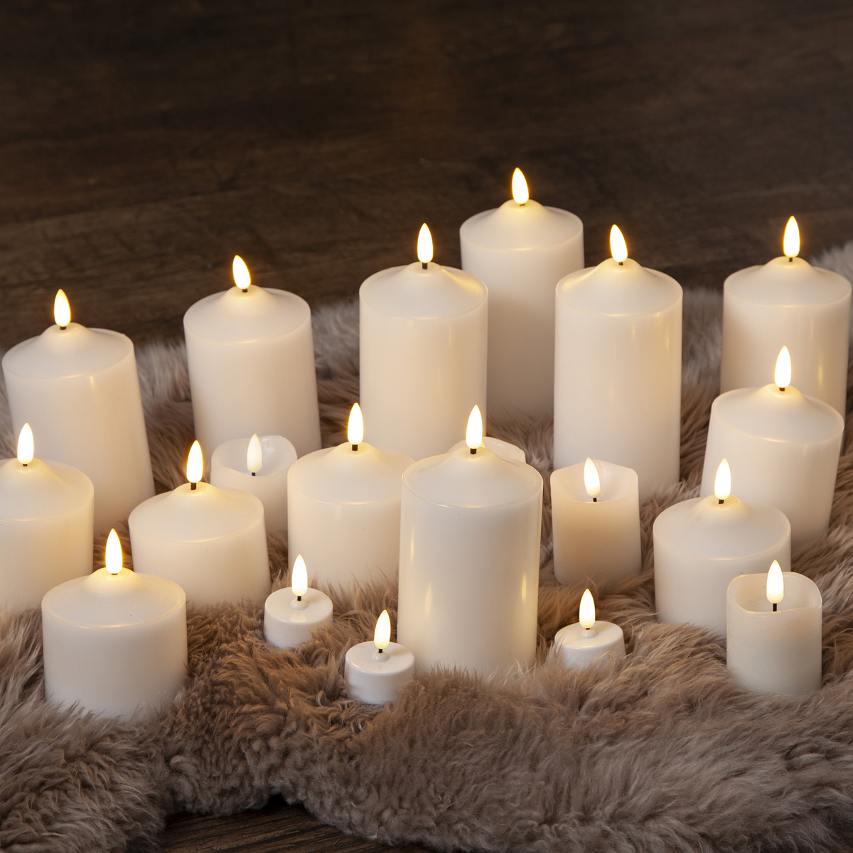 LED Teelicht "Flamme" - warmweiße Flame - Batteriebetrieb - Timer - H: 5cm - weiß - 2er Set LED Teelicht "Flamme" - warmweiße Flame - Batteriebetrieb - Timer - H: 5cm - weiß - 2er Set