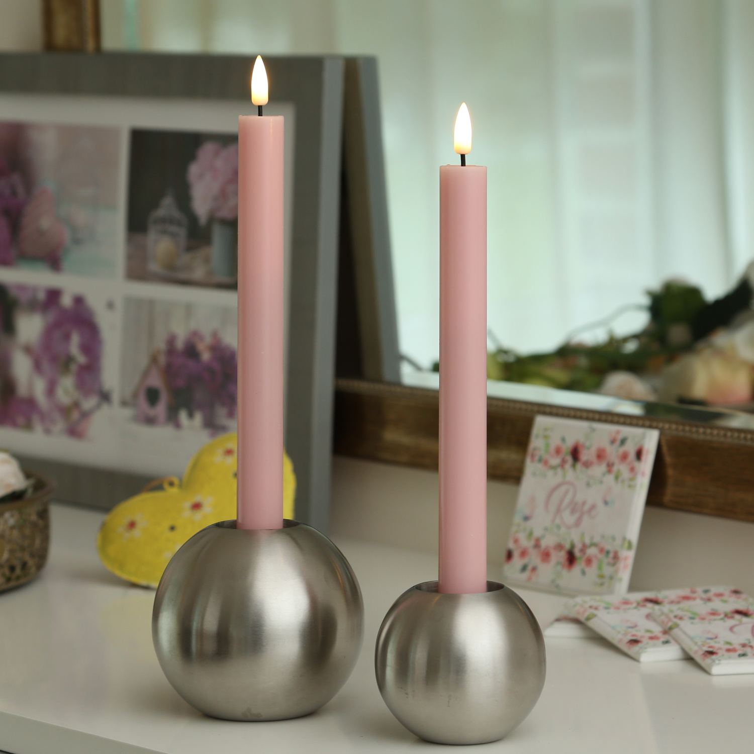 LED Stabkerzen MIA - Echtwachs - realistische 3D Flamme - H:24cm - Batteriebetrieb - rosa - 2 Stk LED Stabkerzen MIA - Echtwachs - realistische 3D Flamme - H:24cm - Batteriebetrieb - rosa - 2 Stk