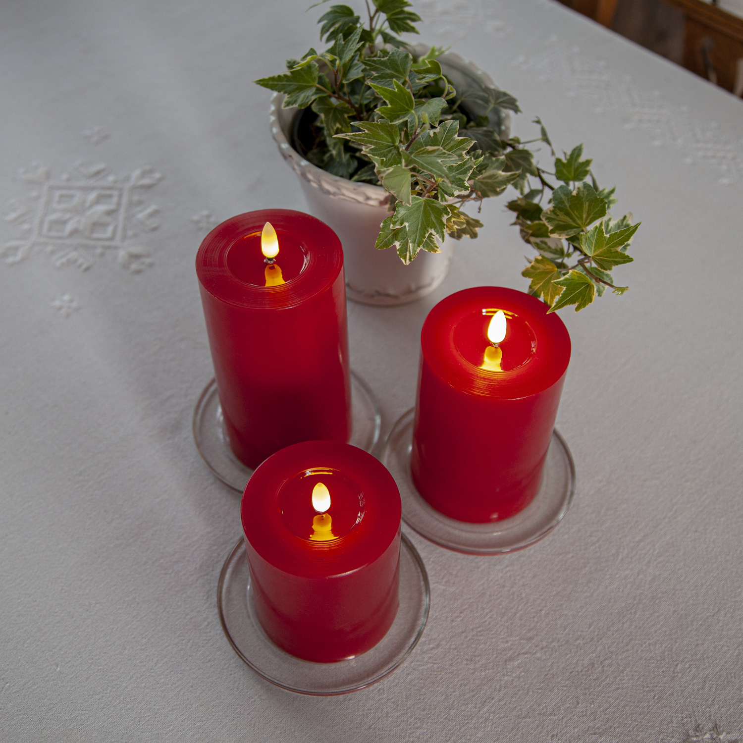 LED Kerzenset LINA - Echtwachs - realistische 3D Flamme - 3 Größen - Timer - rot - 3er Set