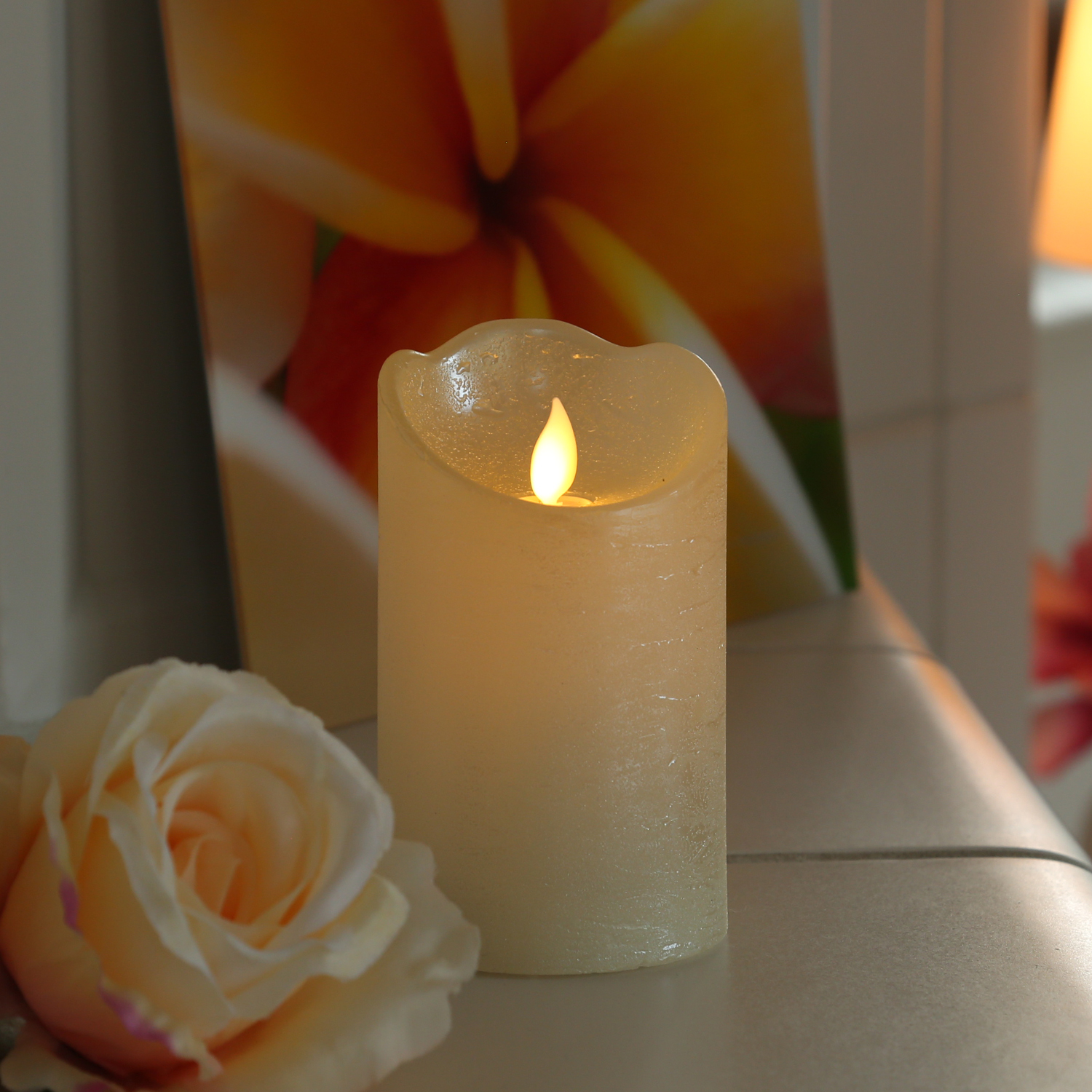 LED Kerze M-TWINKLE - Echtwachs - mechanisch bewegte Flamme - H: 12,5cm - Timer - creme glänzend