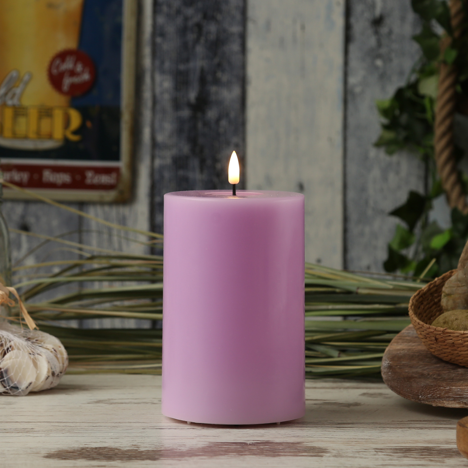 LED Stumpenkerze MIA - Echtwachs - realistische 3D Flamme - H: 15cm - D: 10cm - lavendel LED Stumpenkerze MIA - Echtwachs - realistische 3D Flamme - H: 15cm - D: 10cm - lavendel