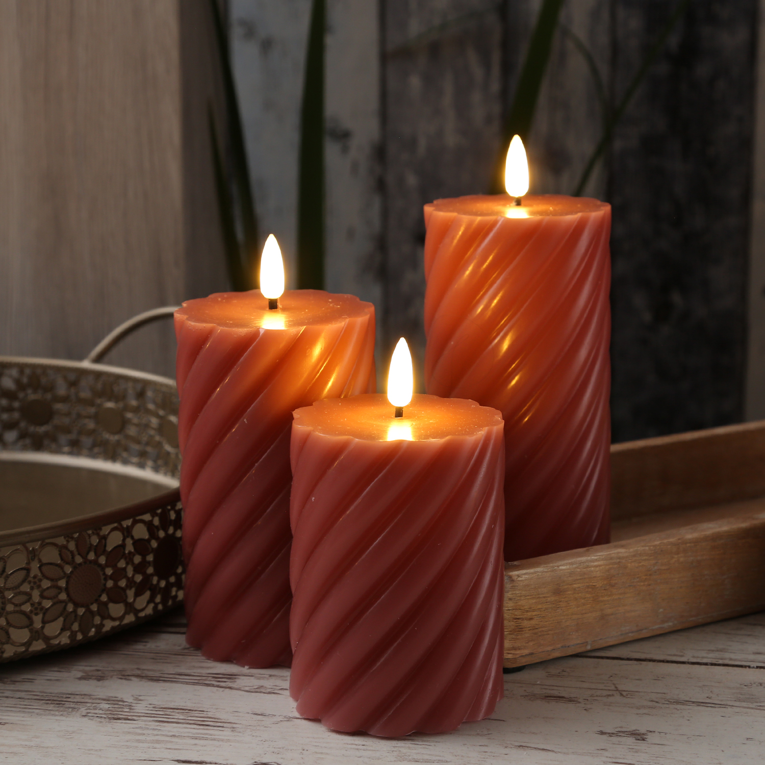 LED Stumpenkerze SWIRL - Echtwachs - warmweiße 3D Flamme - H: 12,5cm - Batterie - Timer - altrosa LED Stumpenkerze SWIRL - Echtwachs - warmweiße 3D Flamme - H: 12,5cm - Batterie - Timer - altrosa