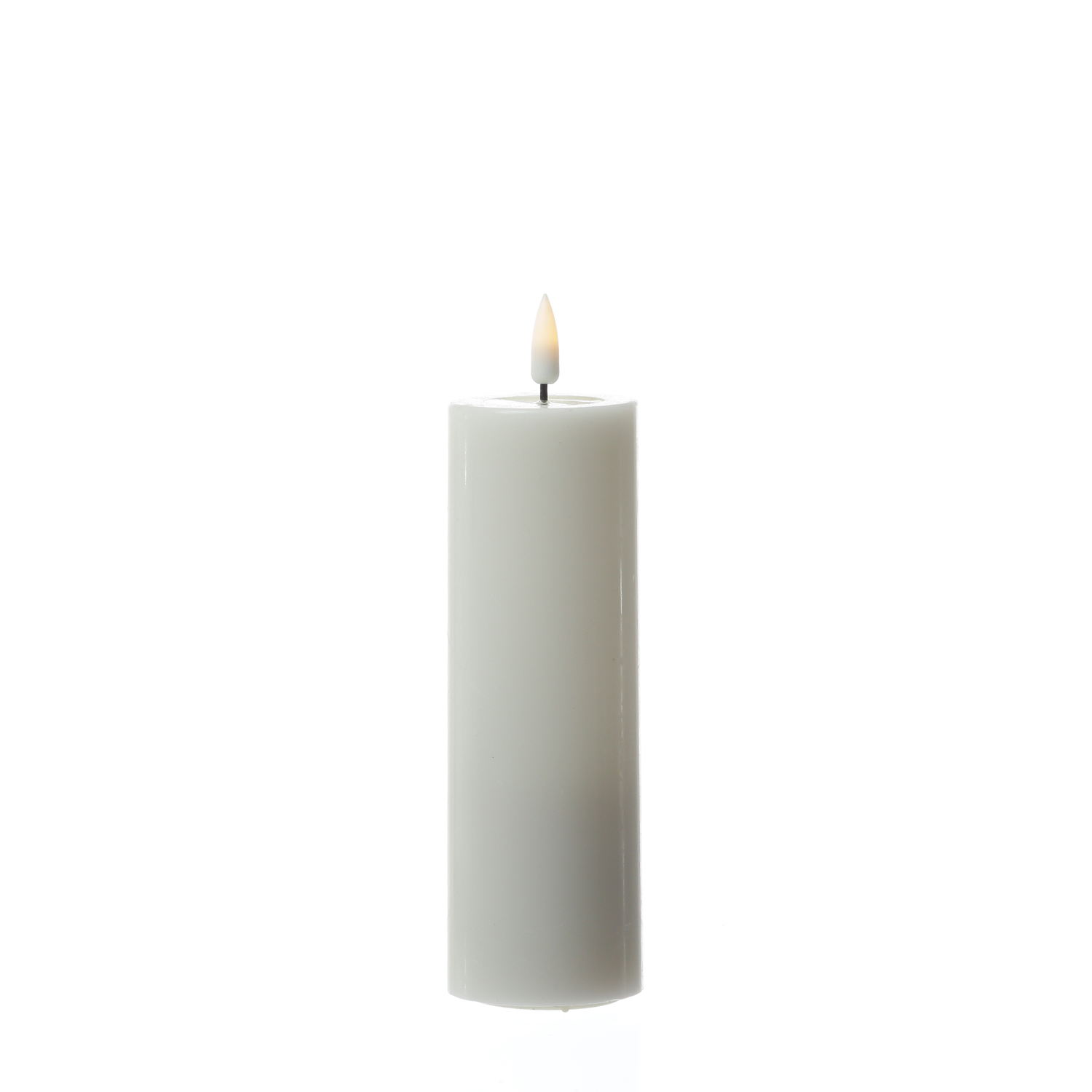 LED Stumpenkerze MIA - Echtwachs - realistische 3D Flamme - D: 5cm - H: 15cm - Batterie - weiß LED Stumpenkerze MIA - Echtwachs - realistische 3D Flamme - D: 5cm - H: 15cm - Batterie - weiß
