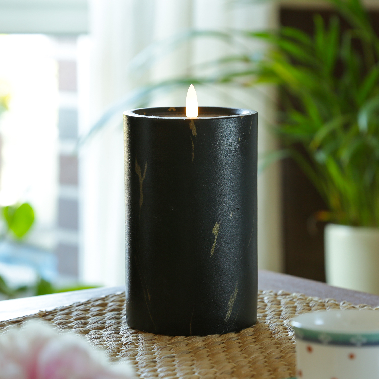 LED Kerze in Marmoroptik - Zement/Wachs - natürliche 3D Flamme - Timer - H: 16cm - D: 9cm - schwarz LED Kerze in Marmoroptik - Zement/Wachs - natürliche 3D Flamme - Timer - H: 16cm - D: 9cm - schwarz