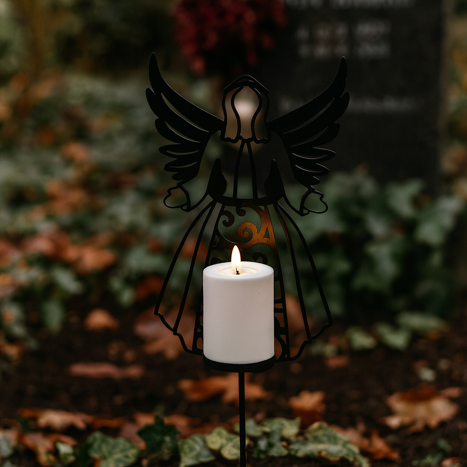 LED Grablicht Engel mit LED Kerze - Gartenfigur - H: 56cm - Timer - bis zu 2500 Stunden LED Grablicht Engel mit LED Kerze - Gartenfigur - H: 56cm - Timer - bis zu 2500 Stunden