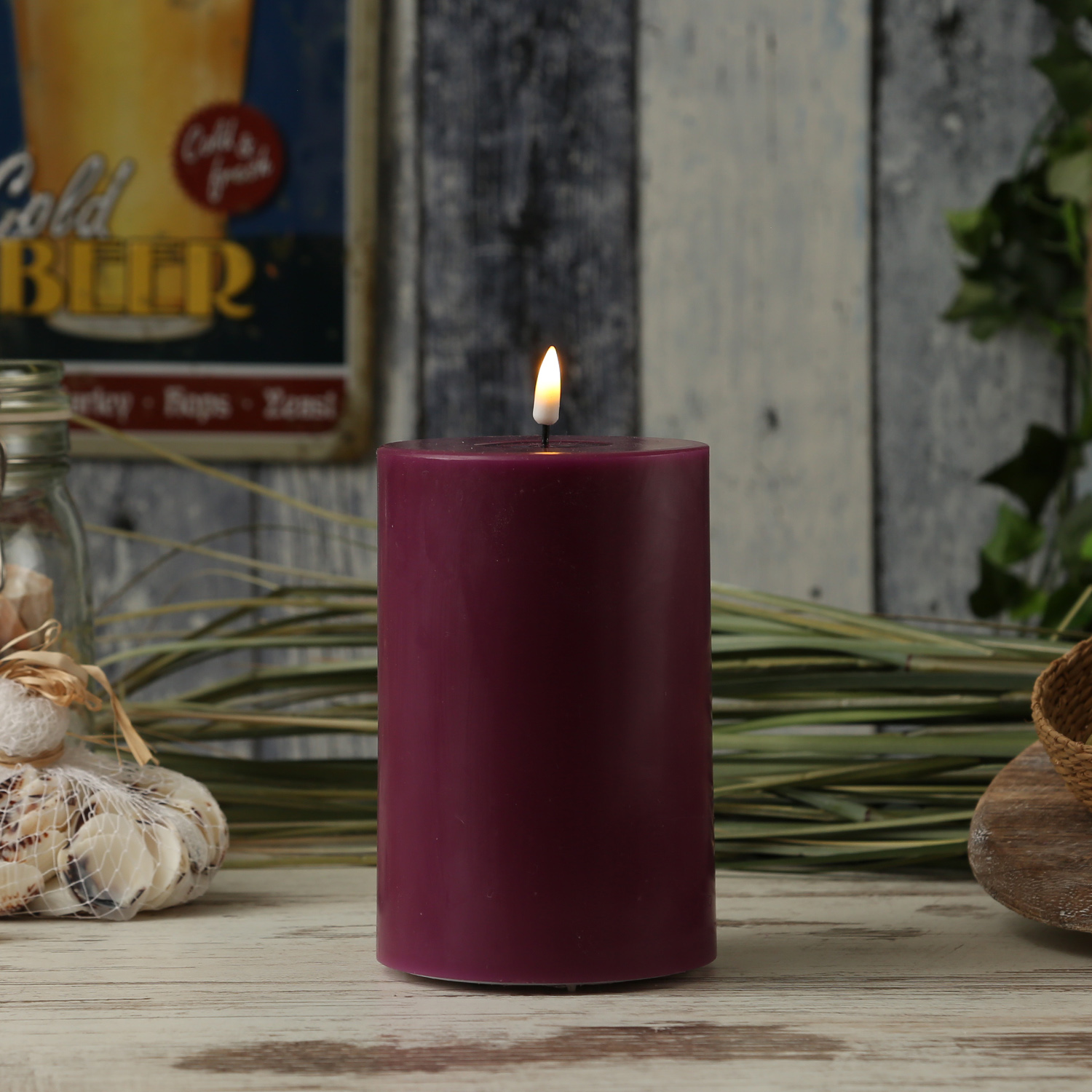 LED Stumpenkerze MIA - Echtwachs - realistische 3D Flamme - H: 15cm - D: 10cm - beere LED Stumpenkerze MIA - Echtwachs - realistische 3D Flamme - H: 15cm - D: 10cm - beere