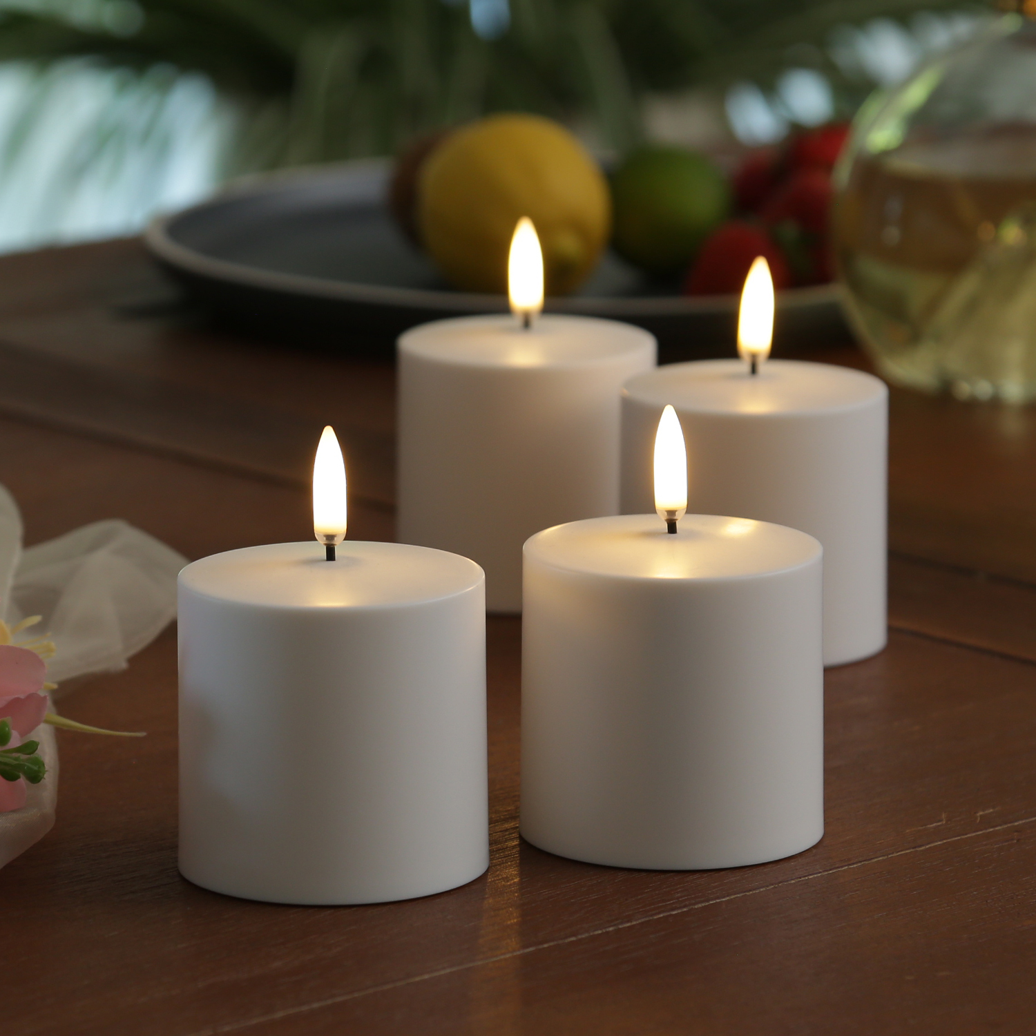 LED Kerzen - 4 wiederaufladbare LED Stumpenkerzen - H: 6,8cm - D: 6,8cm - Timer - weiß - für Außen