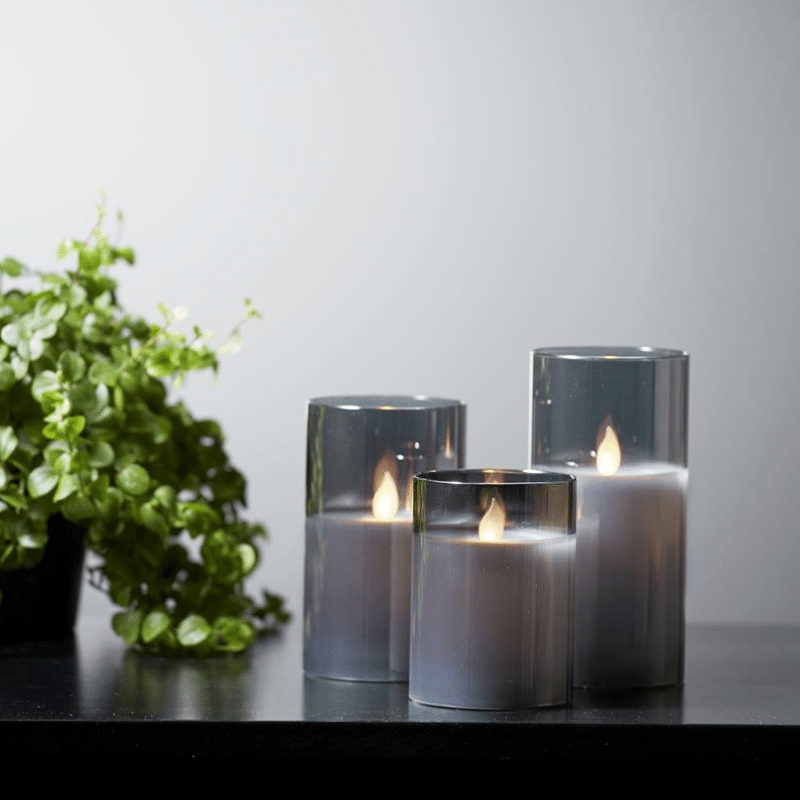 LED Kerze/Windlicht "Twinkle" - Echtwachs - mechanische Flamme - Timer - H: 12,5cm - rauchschwarz LED Kerze/Windlicht "Twinkle" - Echtwachs - mechanische Flamme - Timer - H: 12,5cm - rauchschwarz